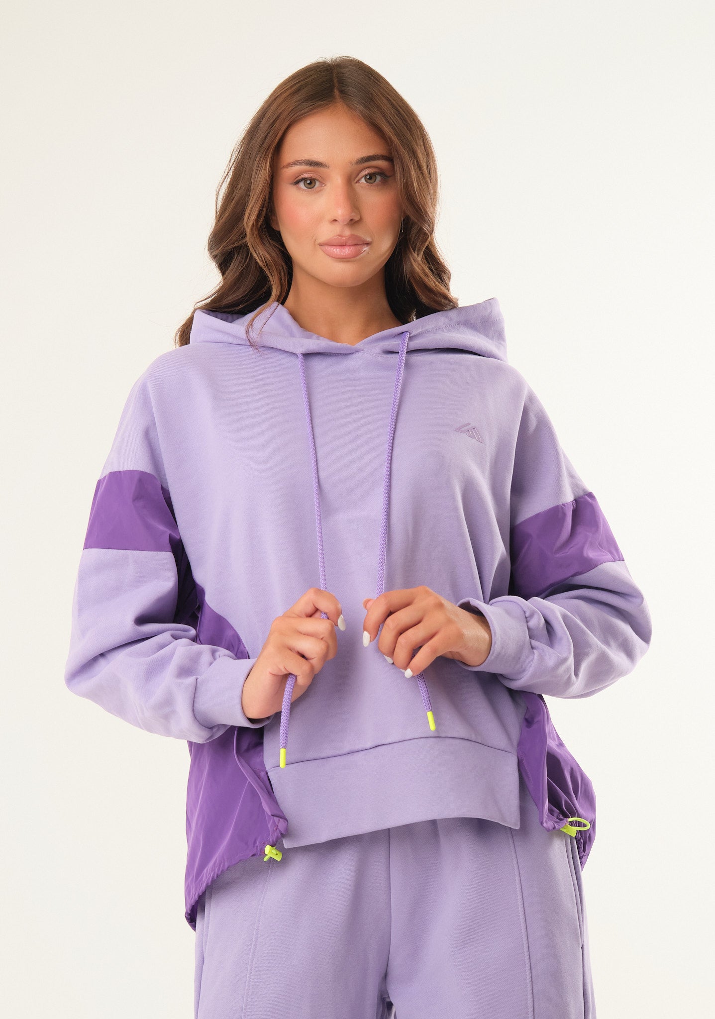 Felpa con inserti in nylon