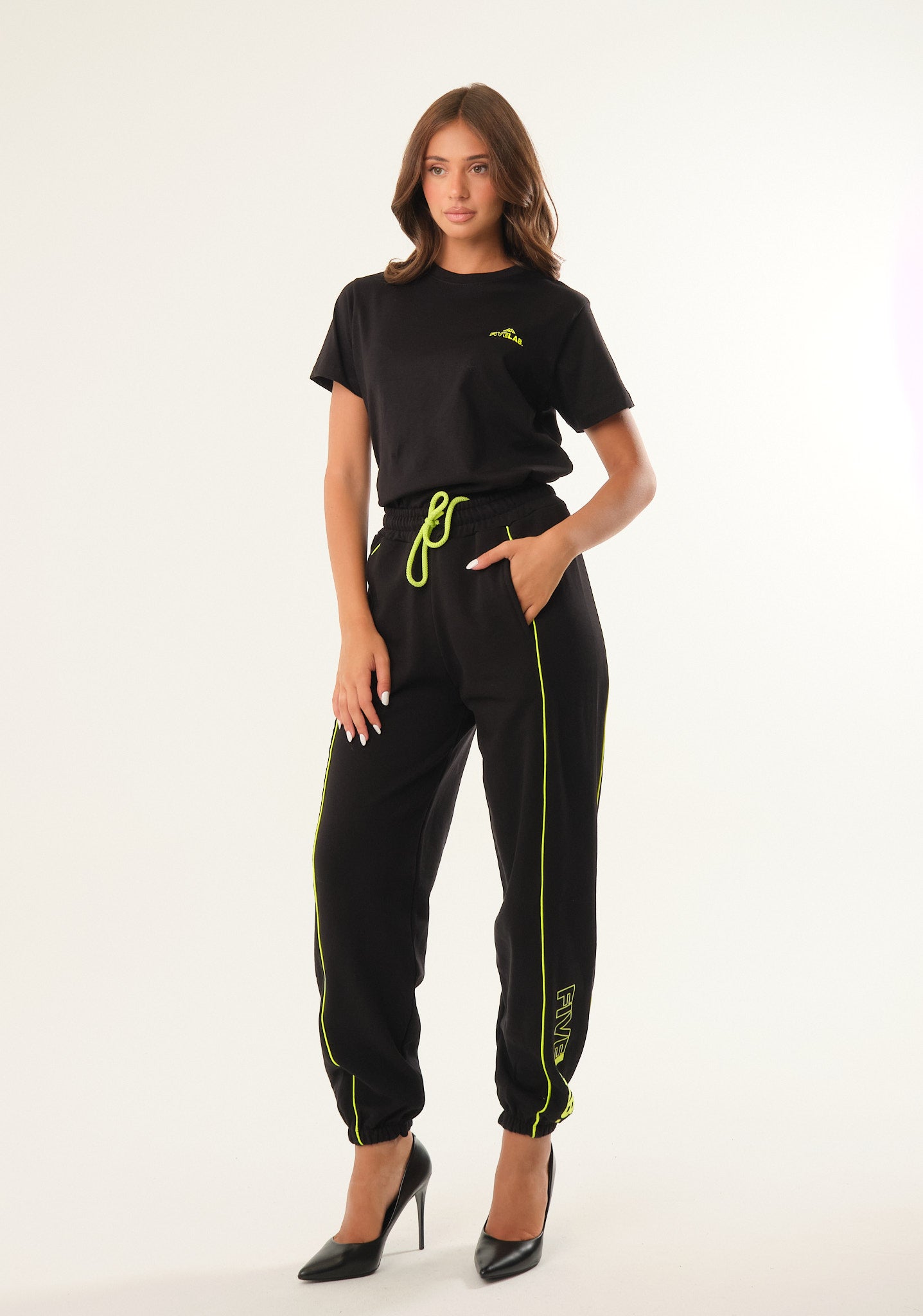 Pantalone tuta con dettagli