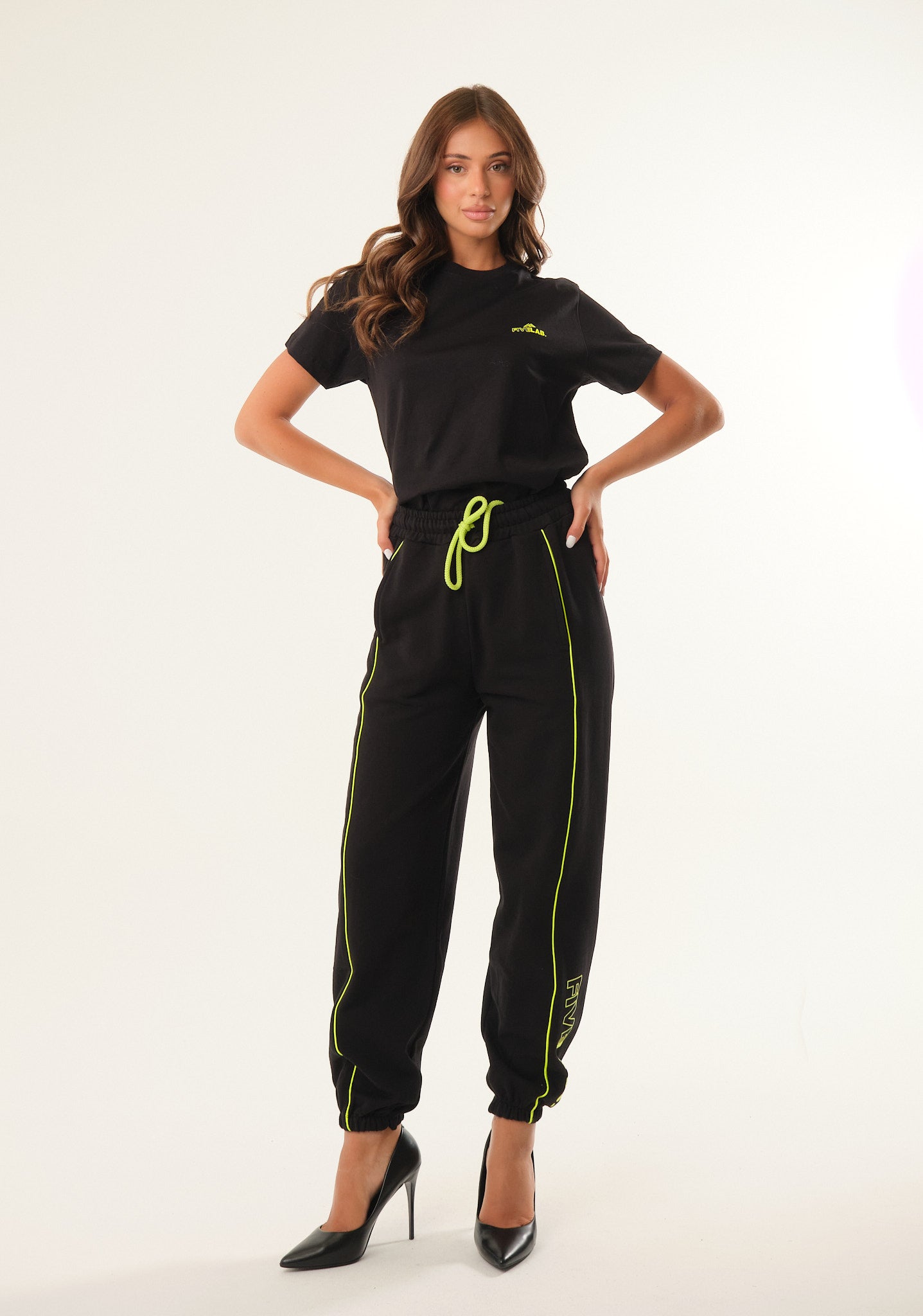 Pantalone tuta con dettagli