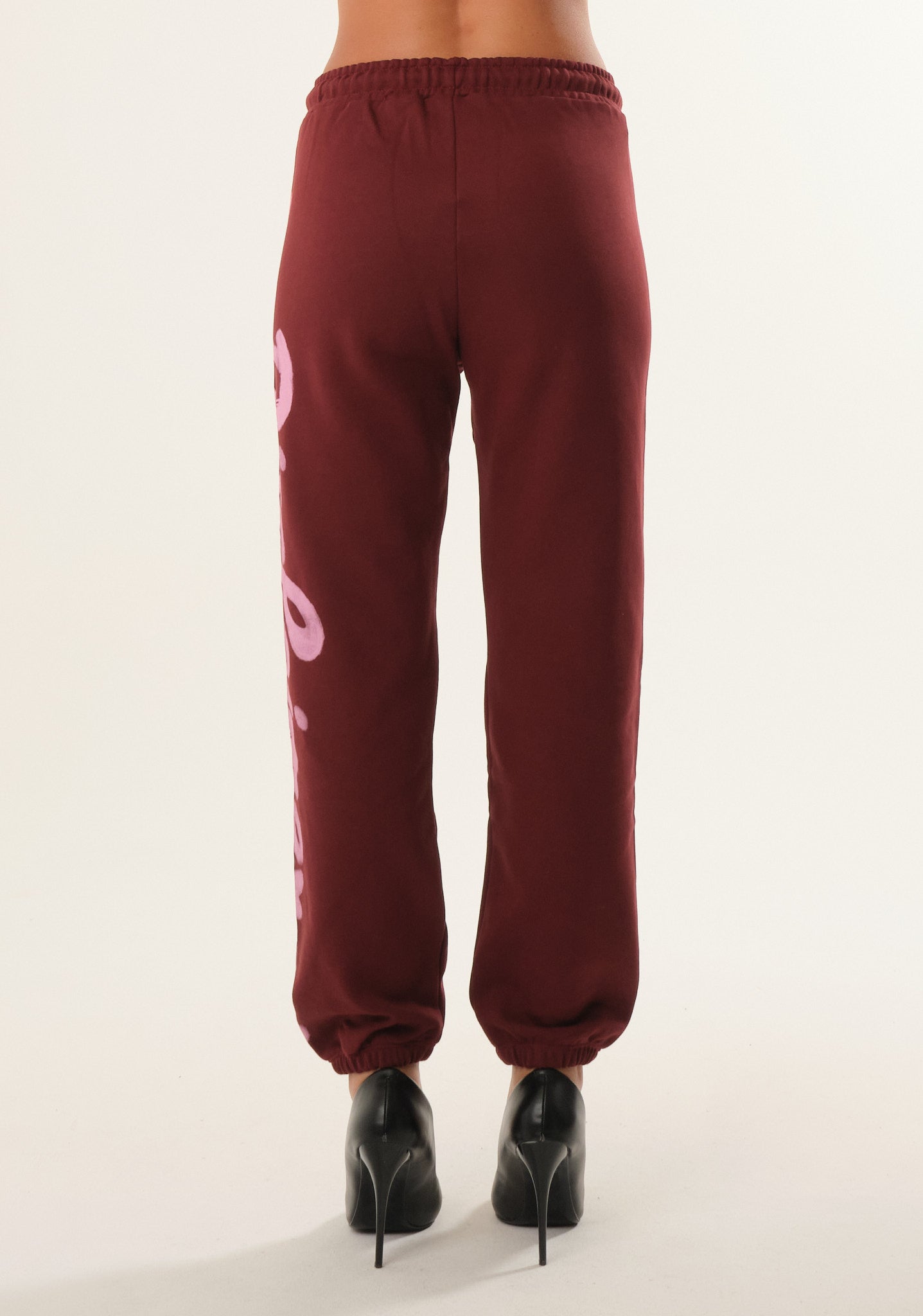 Pantalone con stampa spray laterale