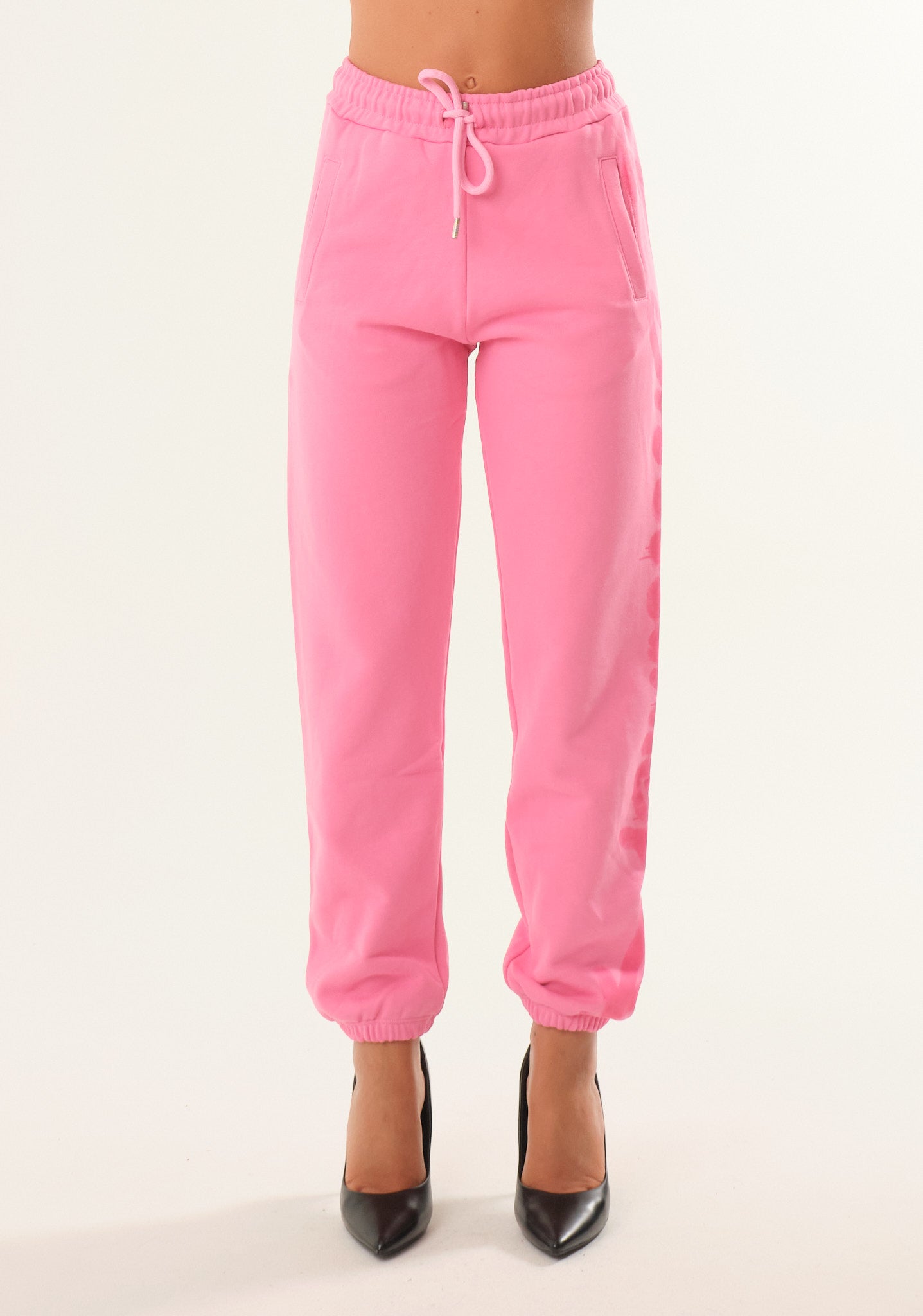 Pantalone con stampa spray laterale