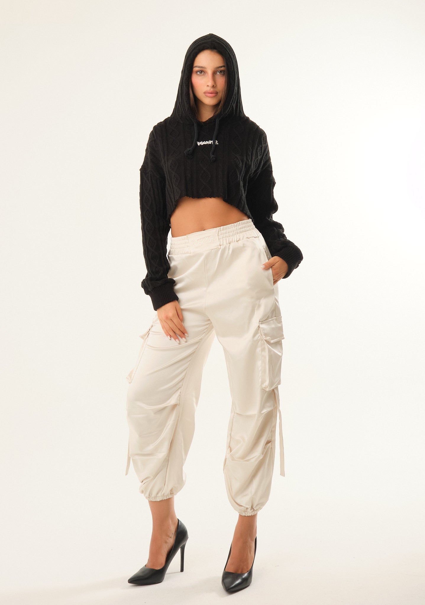 Pantalone cargo in raso