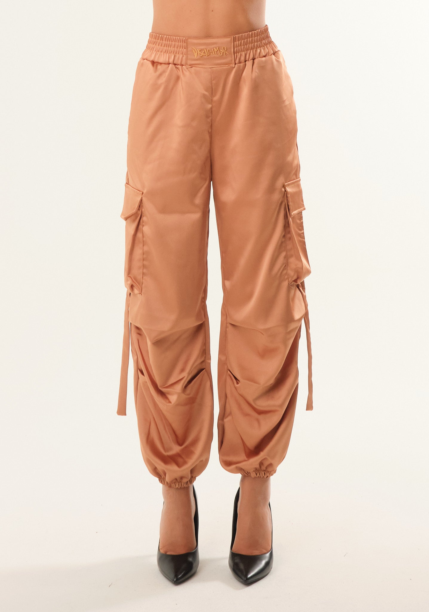 Pantalone cargo in raso