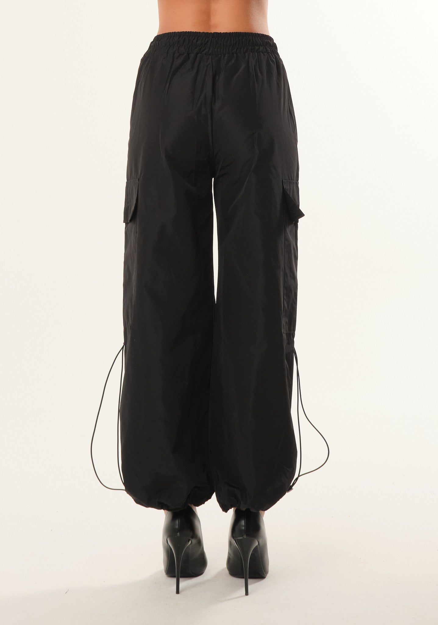 Pantalone cargo in nylon