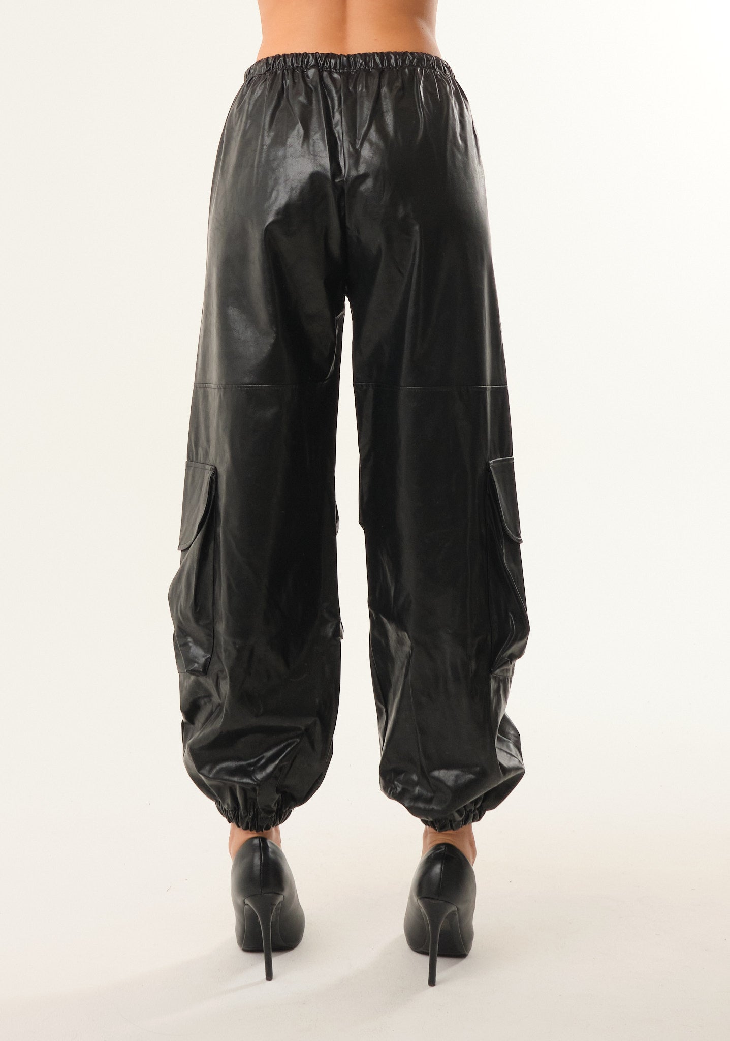 Pantalone baggy in ecopelle