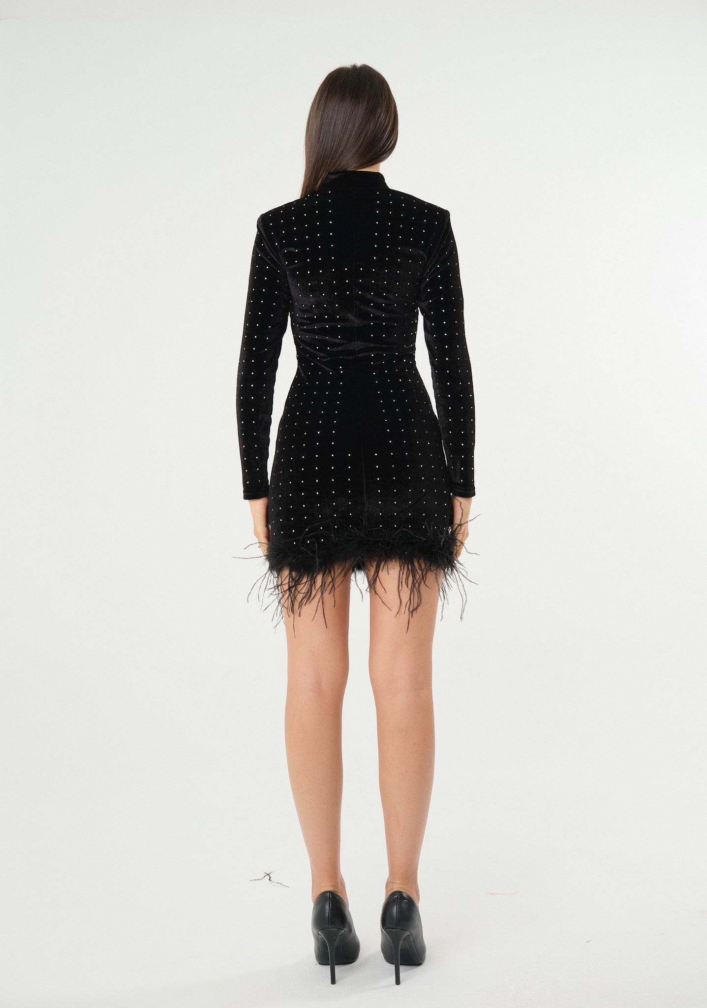 Abito aderente con strass argentati