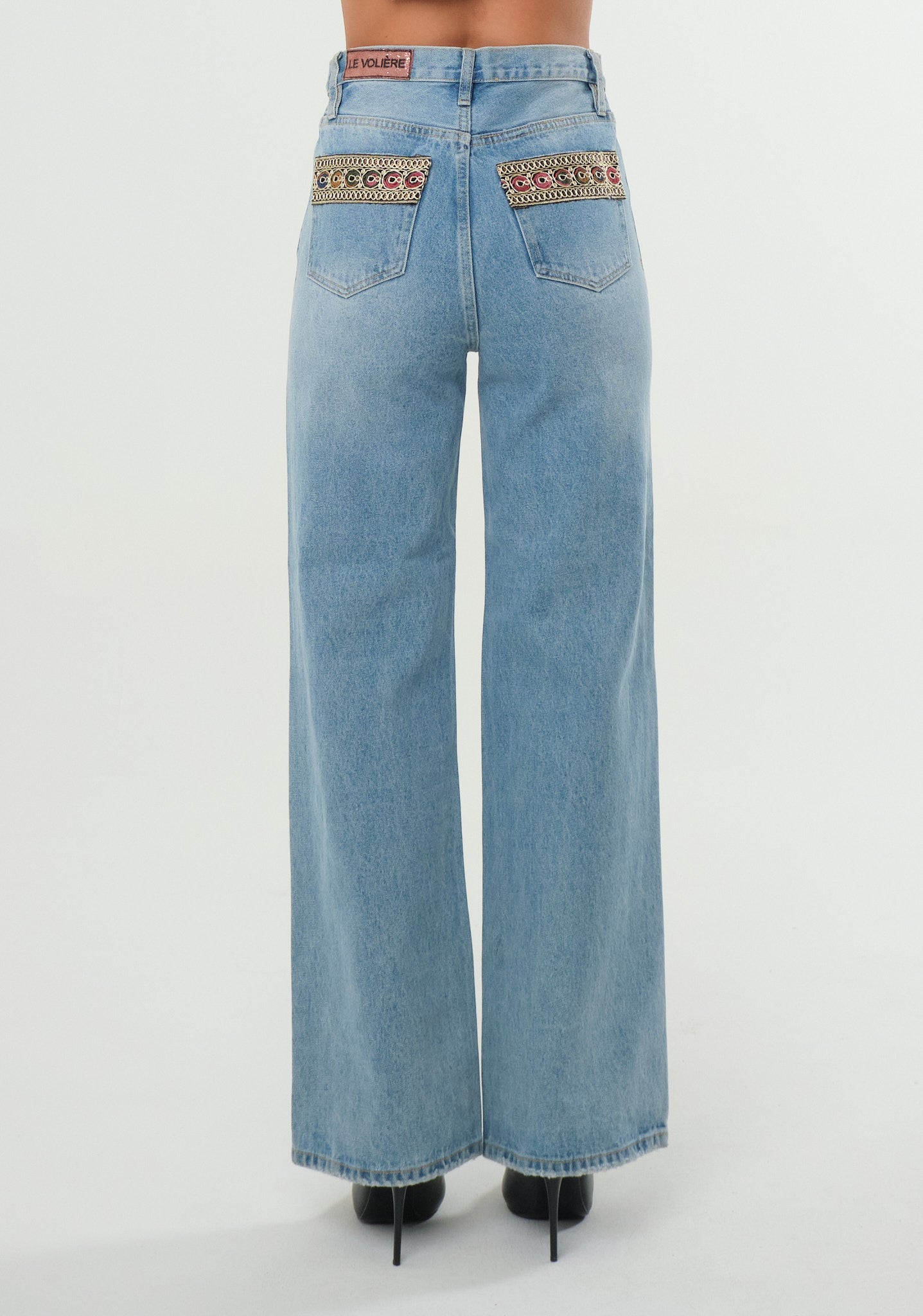 Jeans palazzo con rotture