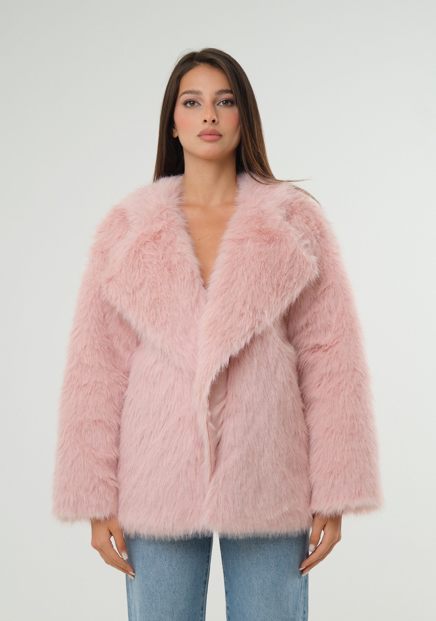Pelliccia eco-fur a taglio ampio