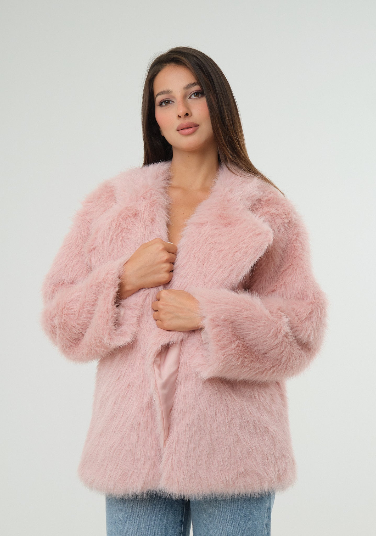 Pelliccia eco-fur a taglio ampio