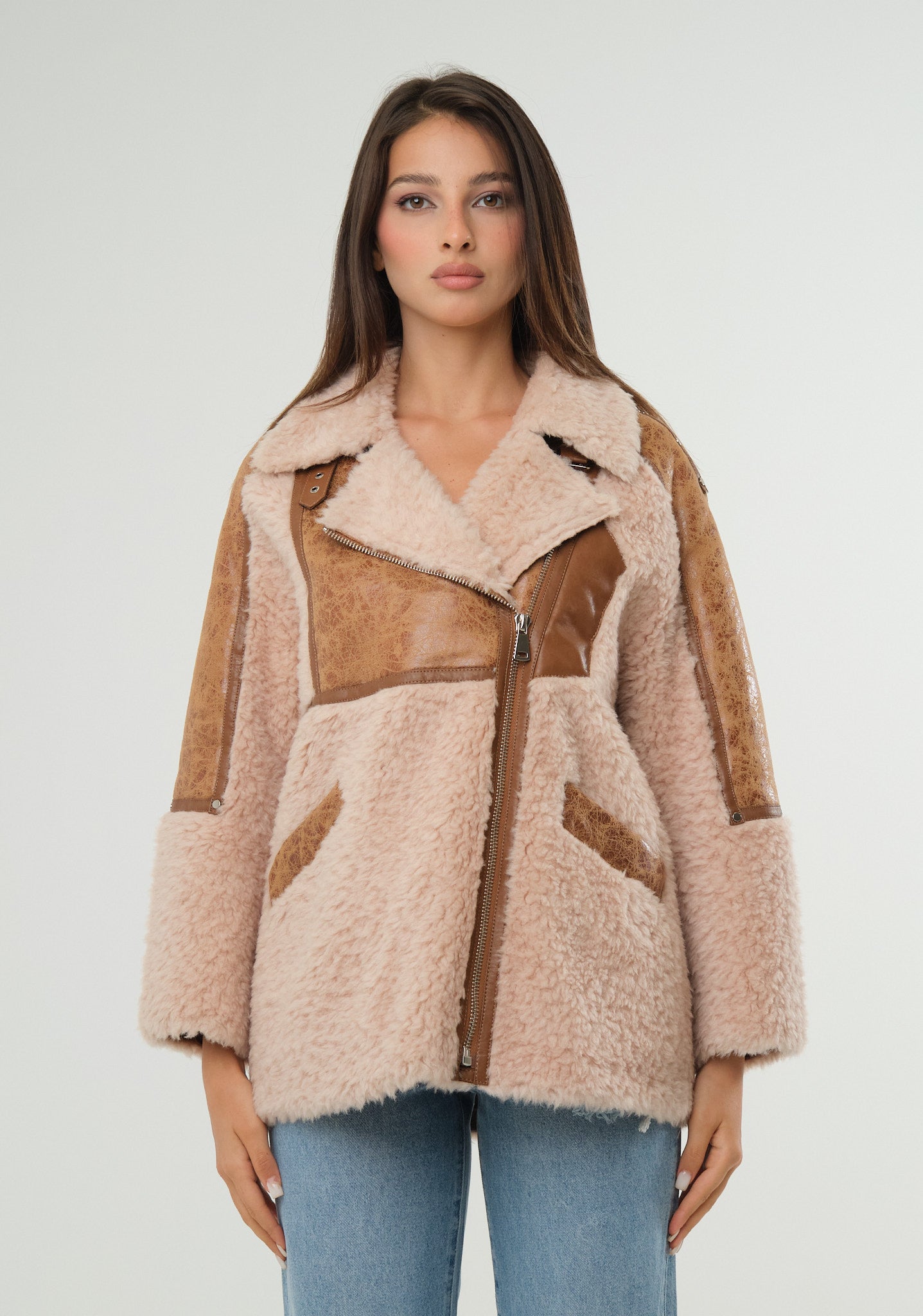 Pelliccia ecofur con inserti in ecopelle