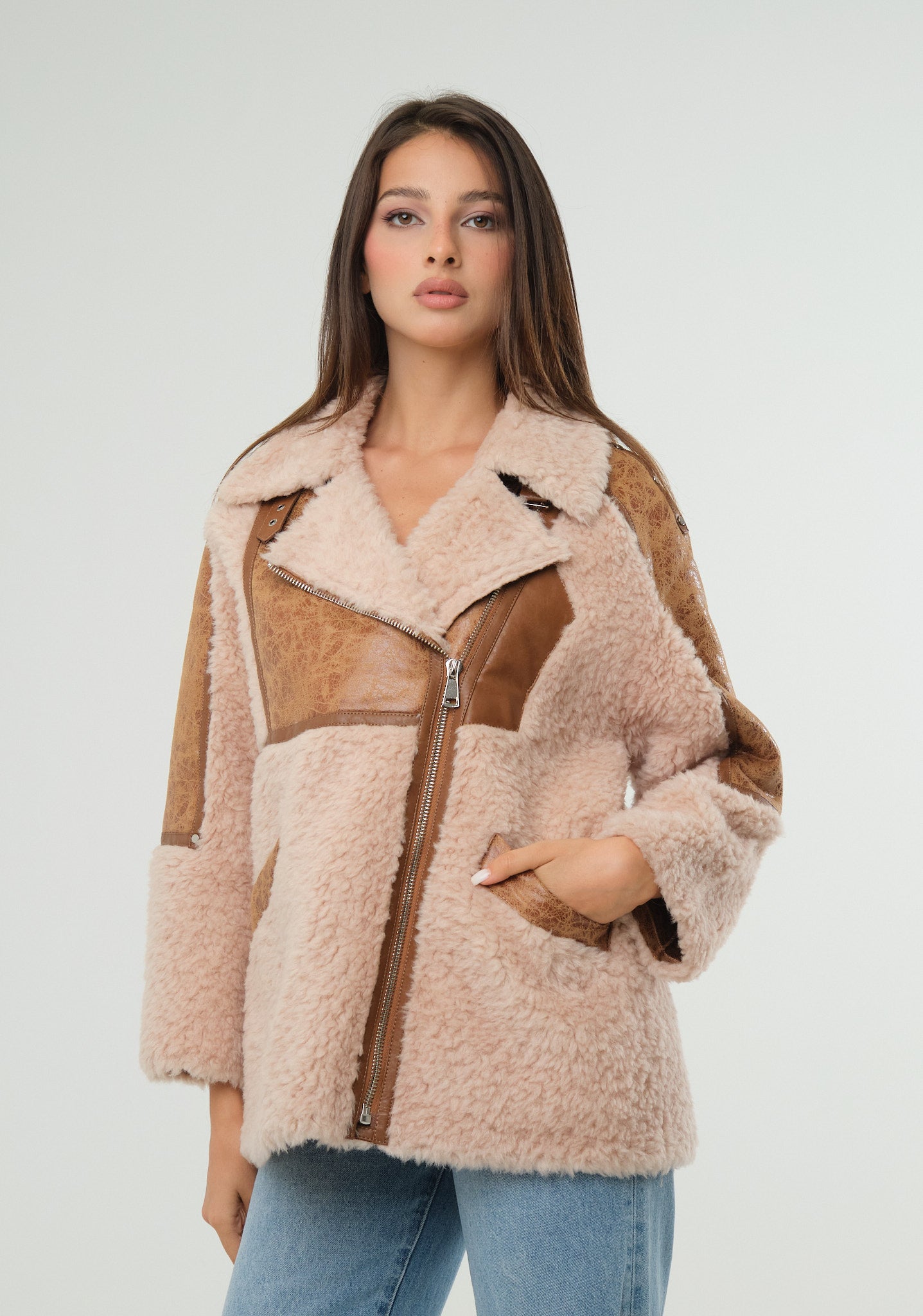 Pelliccia ecofur con inserti in ecopelle