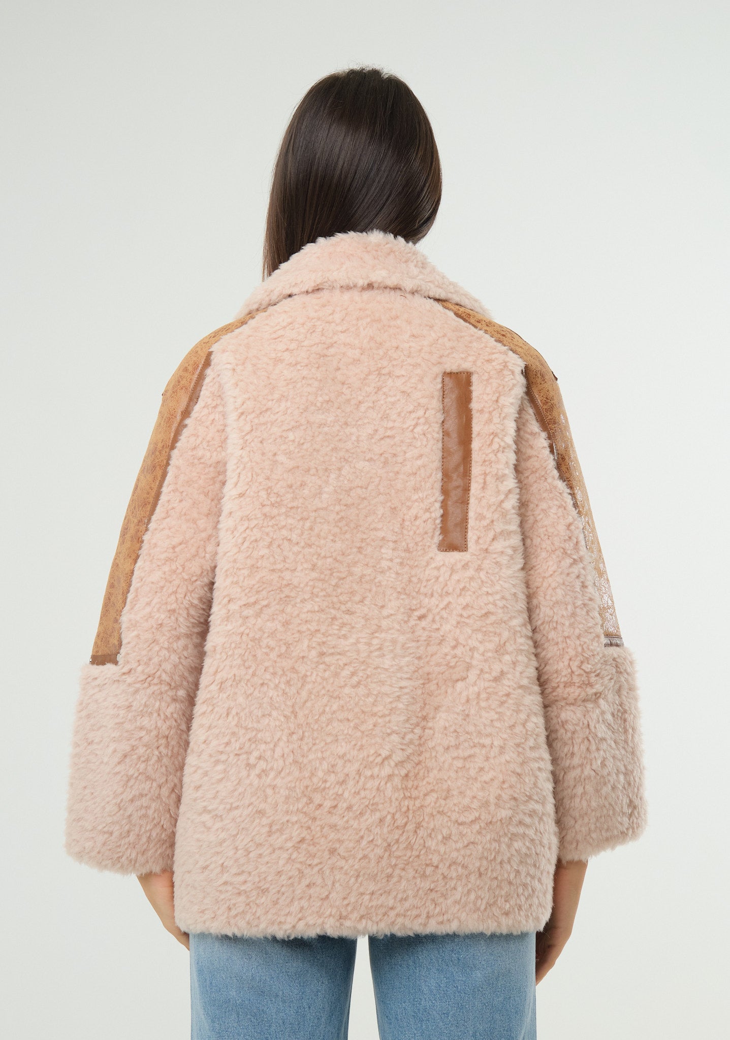 Pelliccia ecofur con inserti in ecopelle