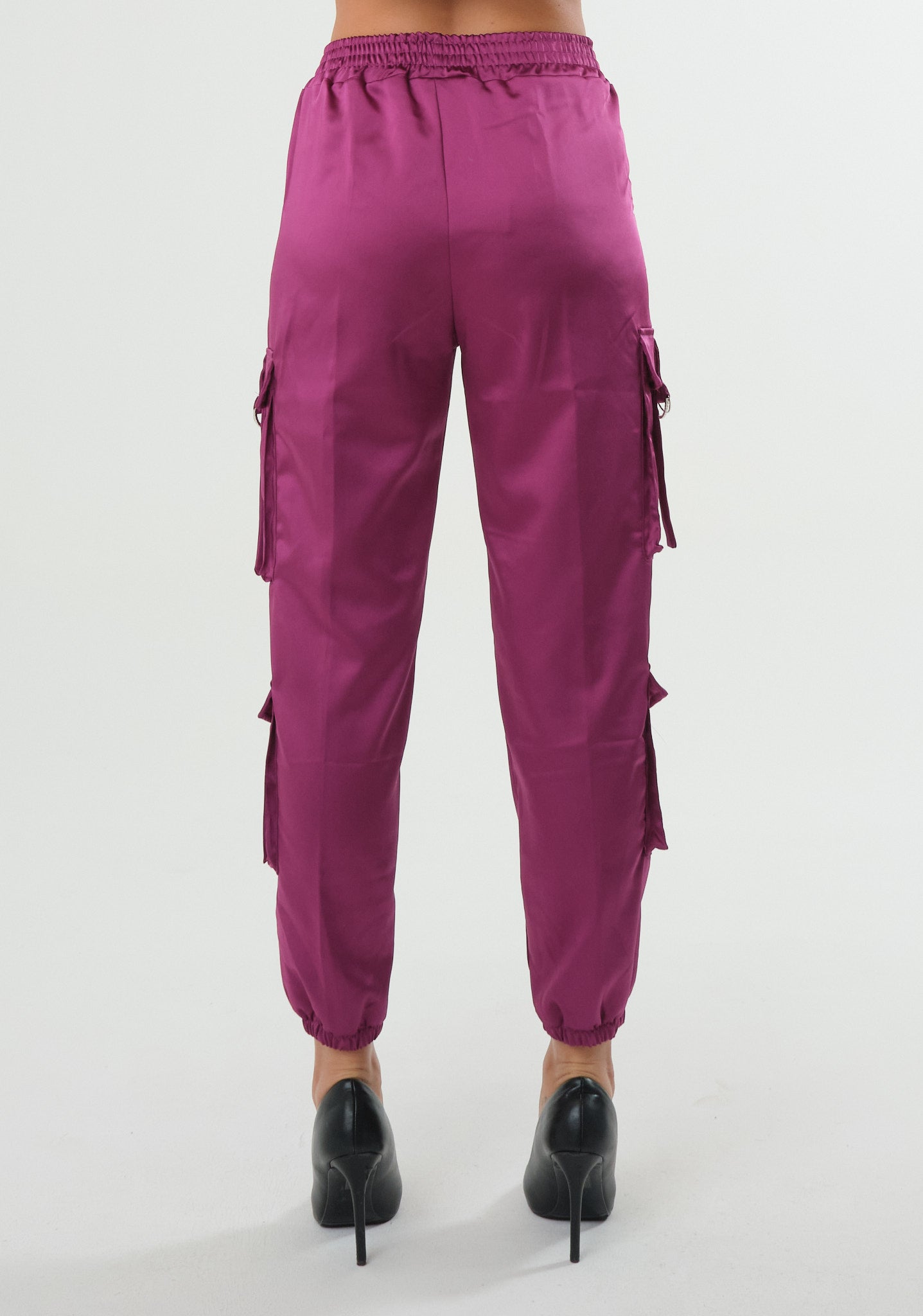 Pantalone cargo in raso