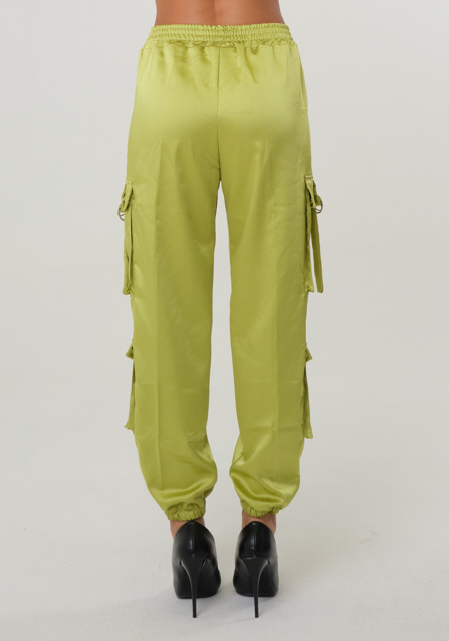 Pantalone cargo in raso