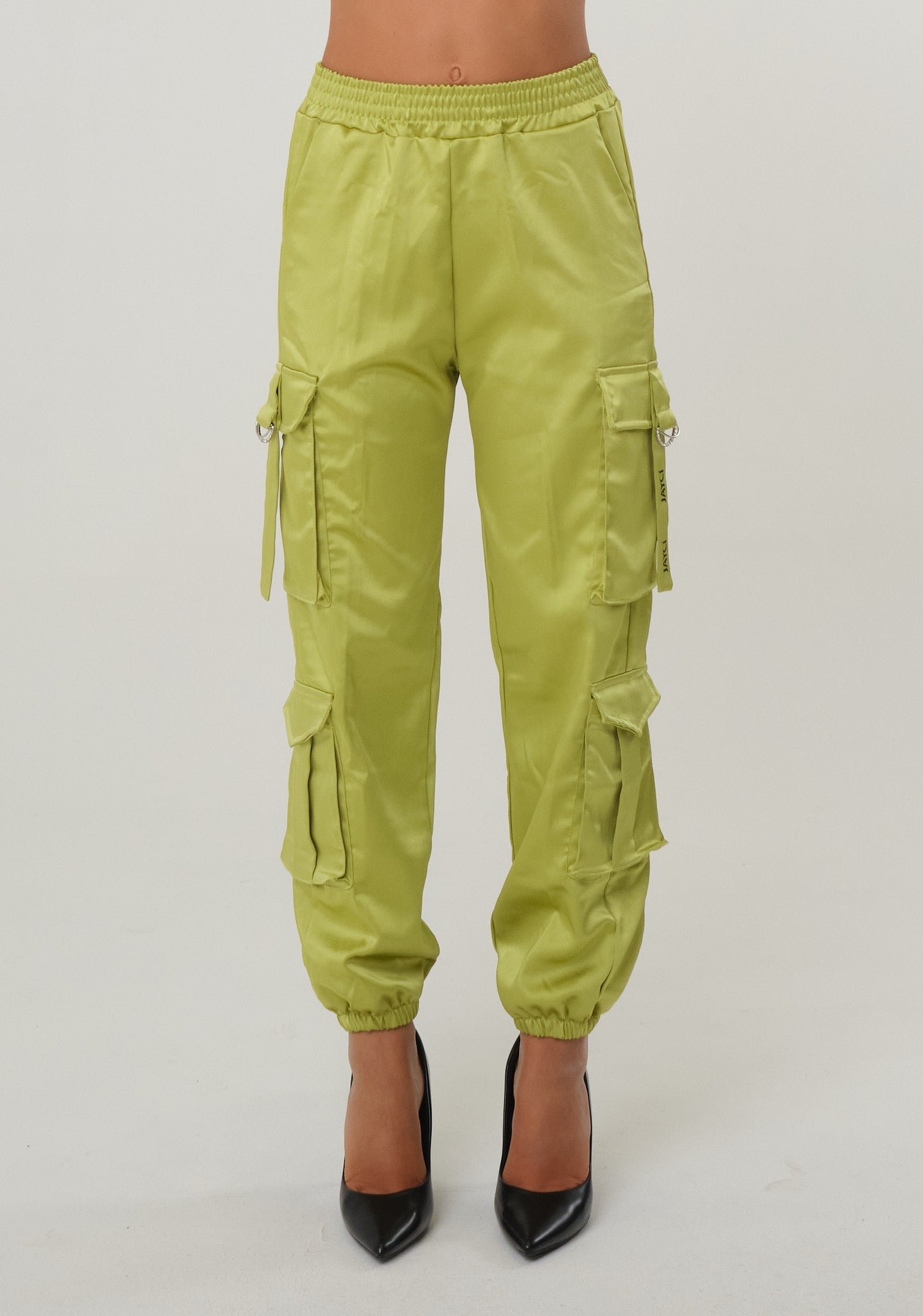 Pantalone cargo in raso