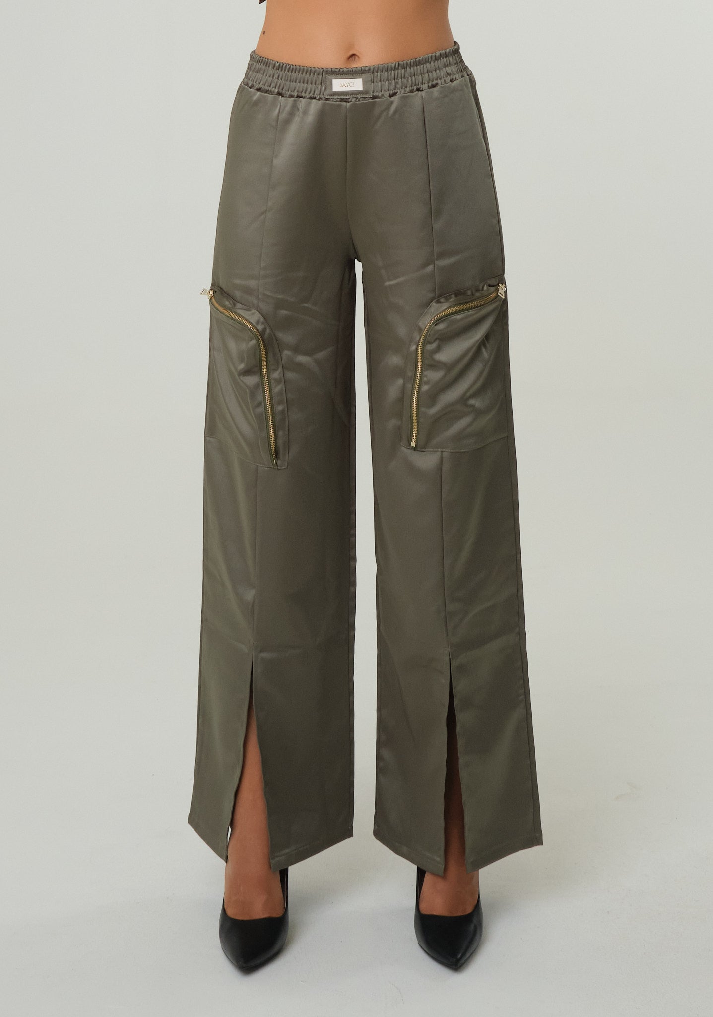 Pantalone cargo a palazzo in raso