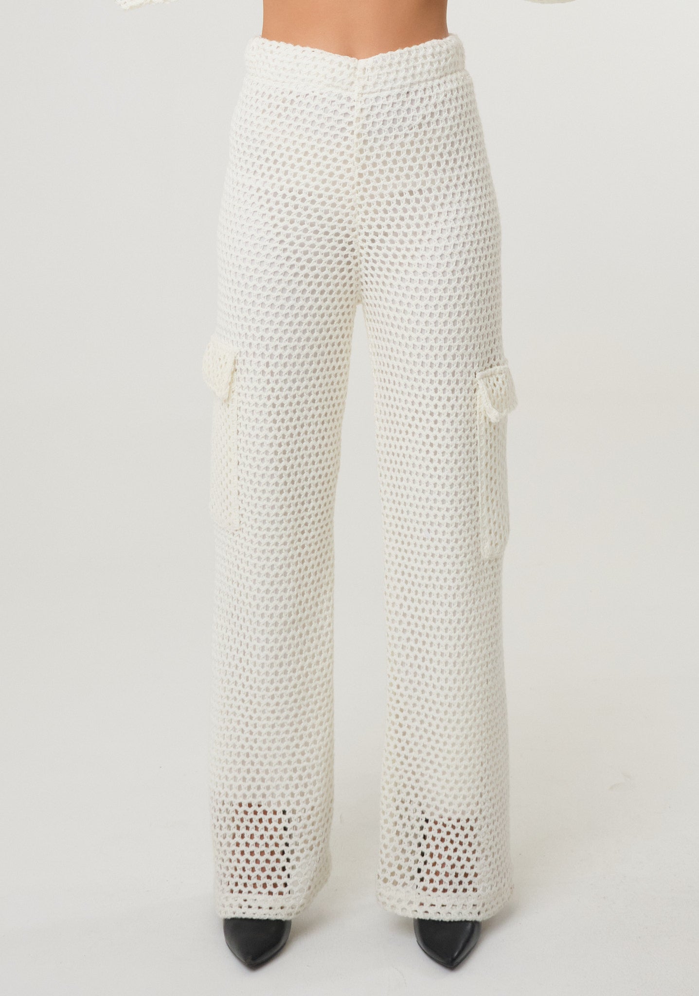 Pantalone cargo in rete