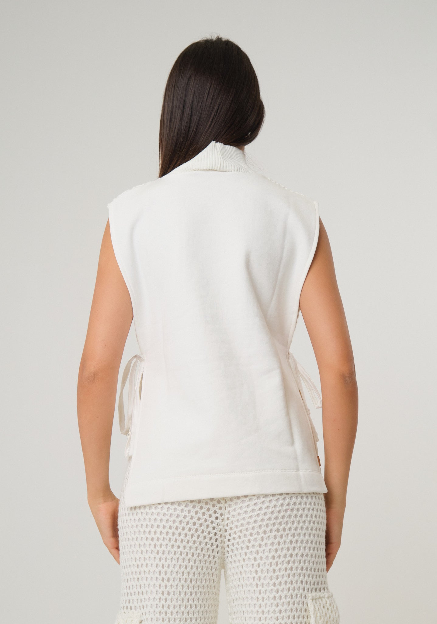 Maglia smanicata in rete