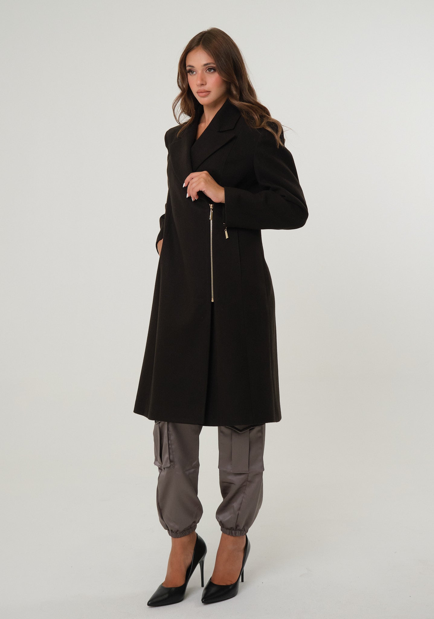 Pantalone cargo in raso