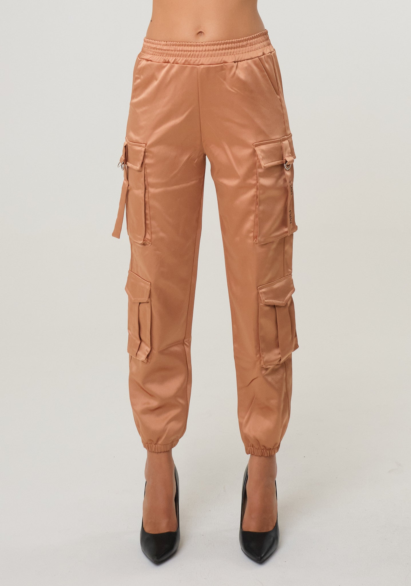 Pantalone cargo in raso