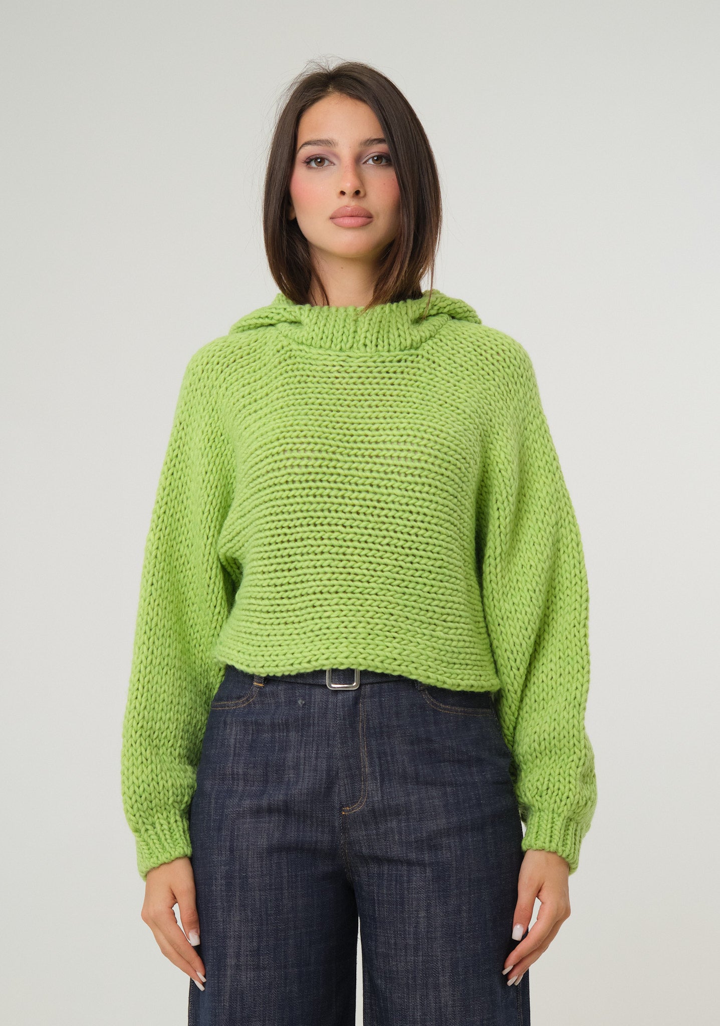 Maglione crop con cappuccio