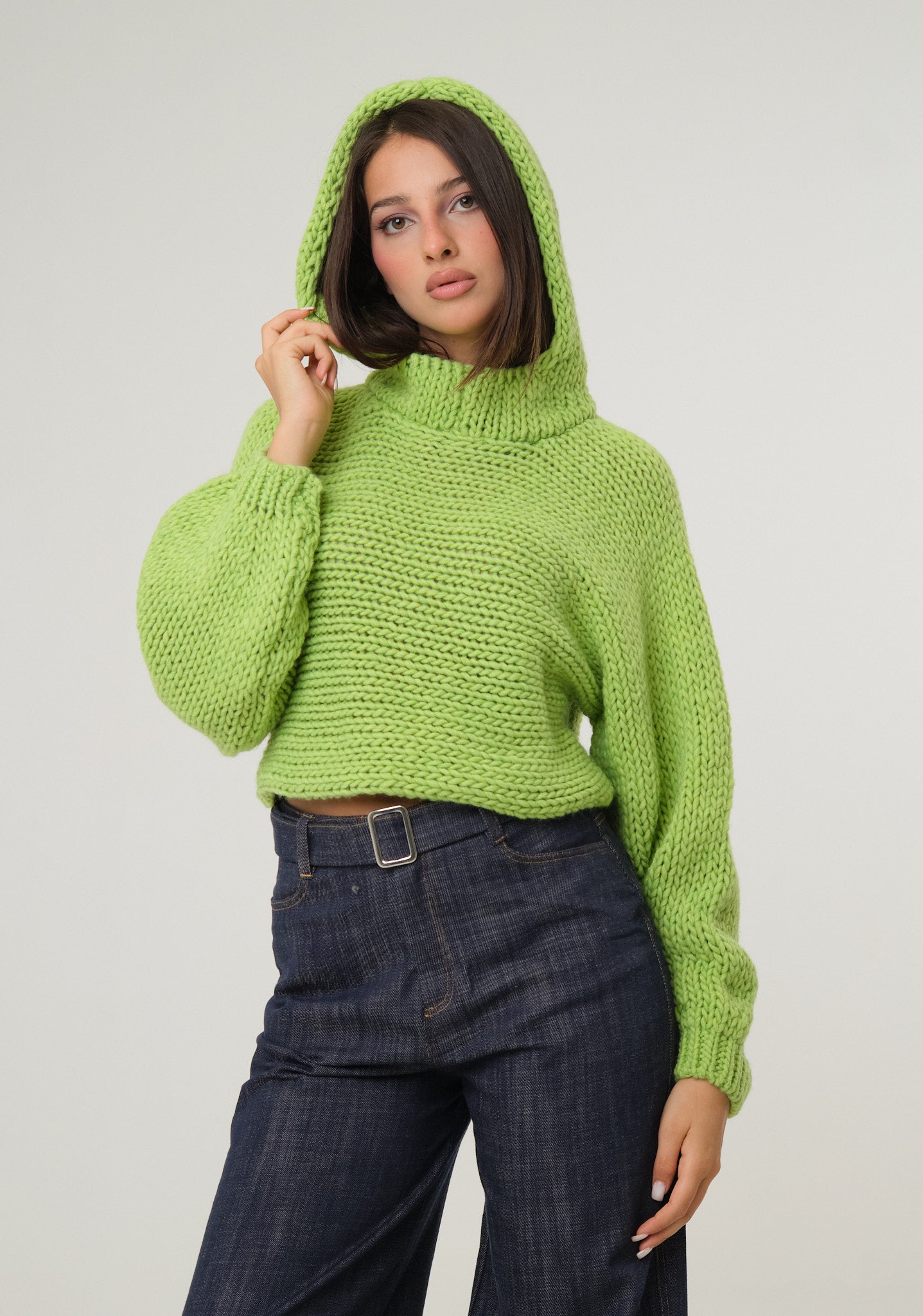 Maglione crop con cappuccio