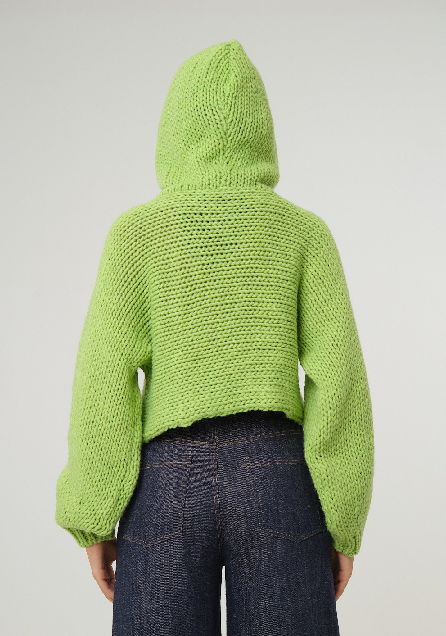 Maglione crop con cappuccio