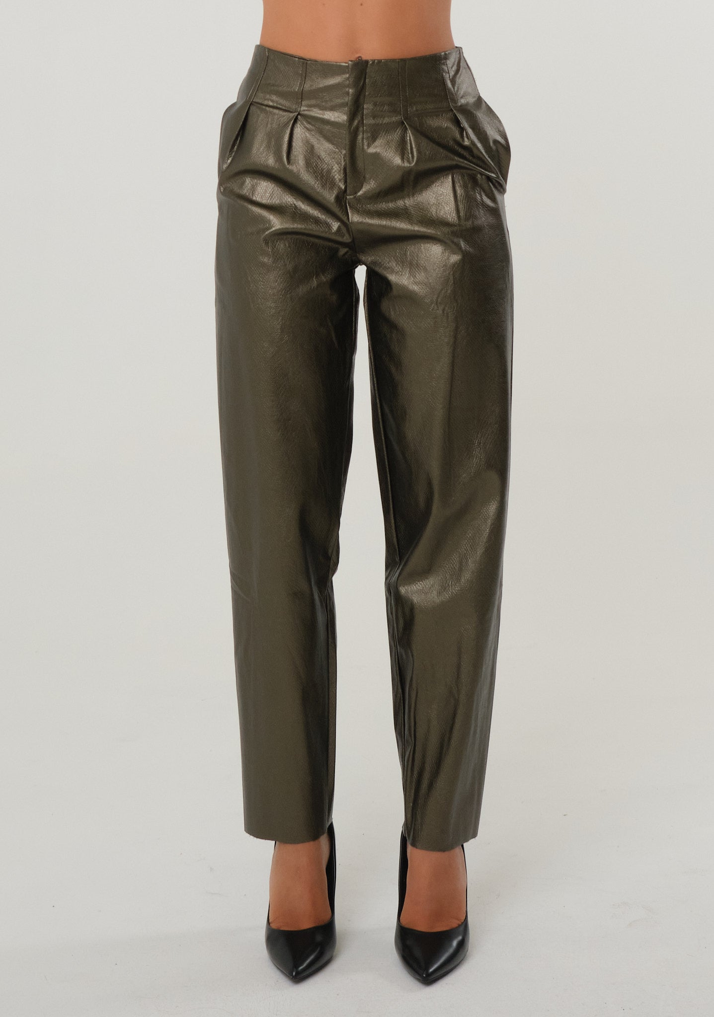 Pantalone carrot fit in ecopelle pitonata