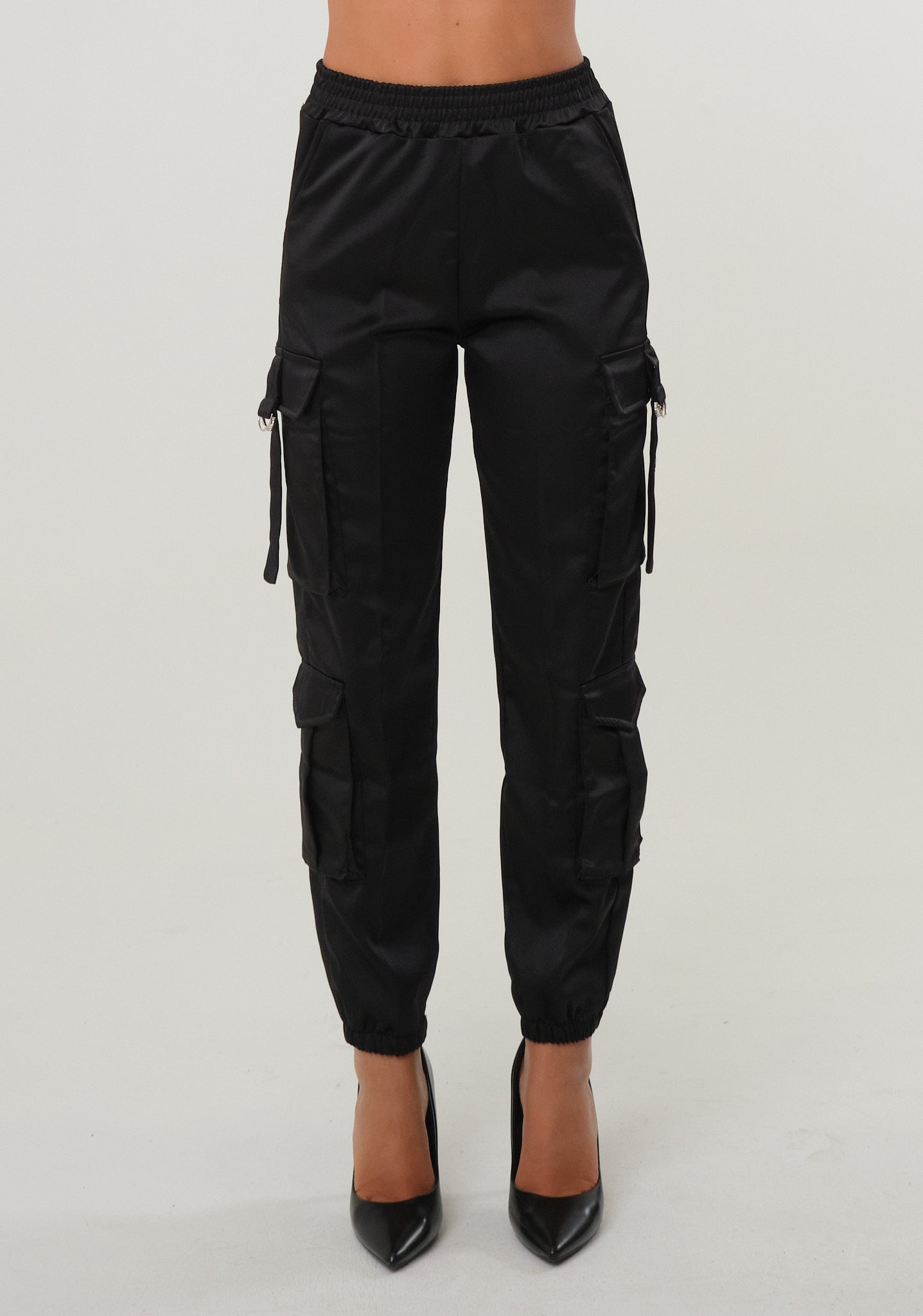 Pantalone cargo in raso