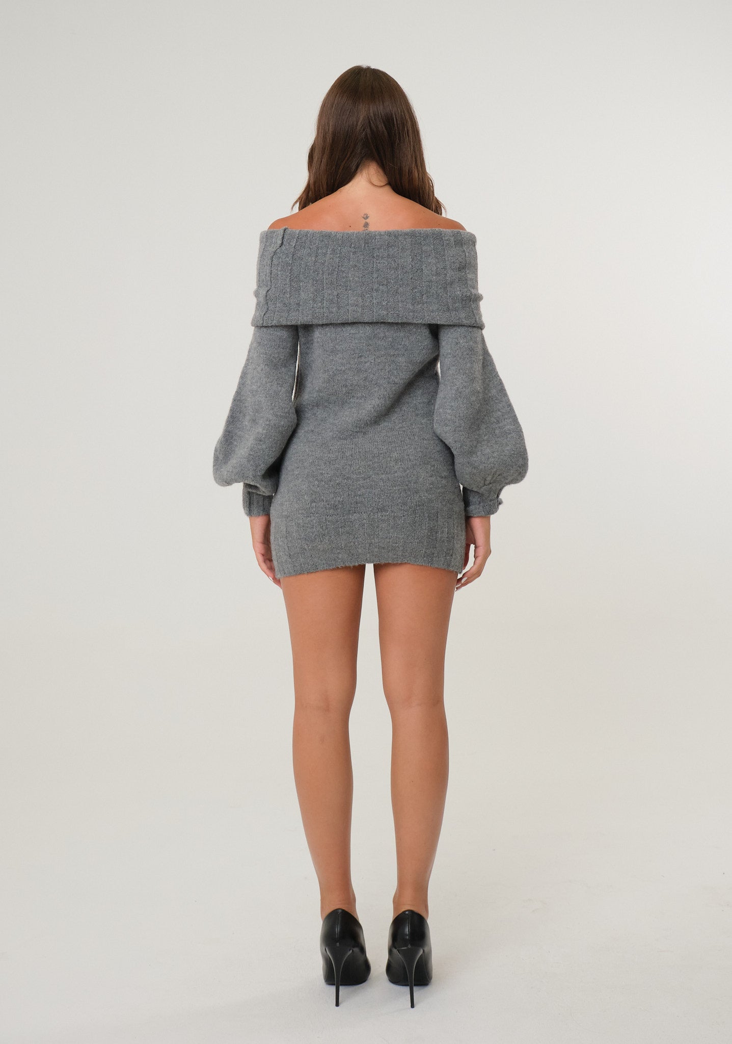 Abito mini con scollo bardot