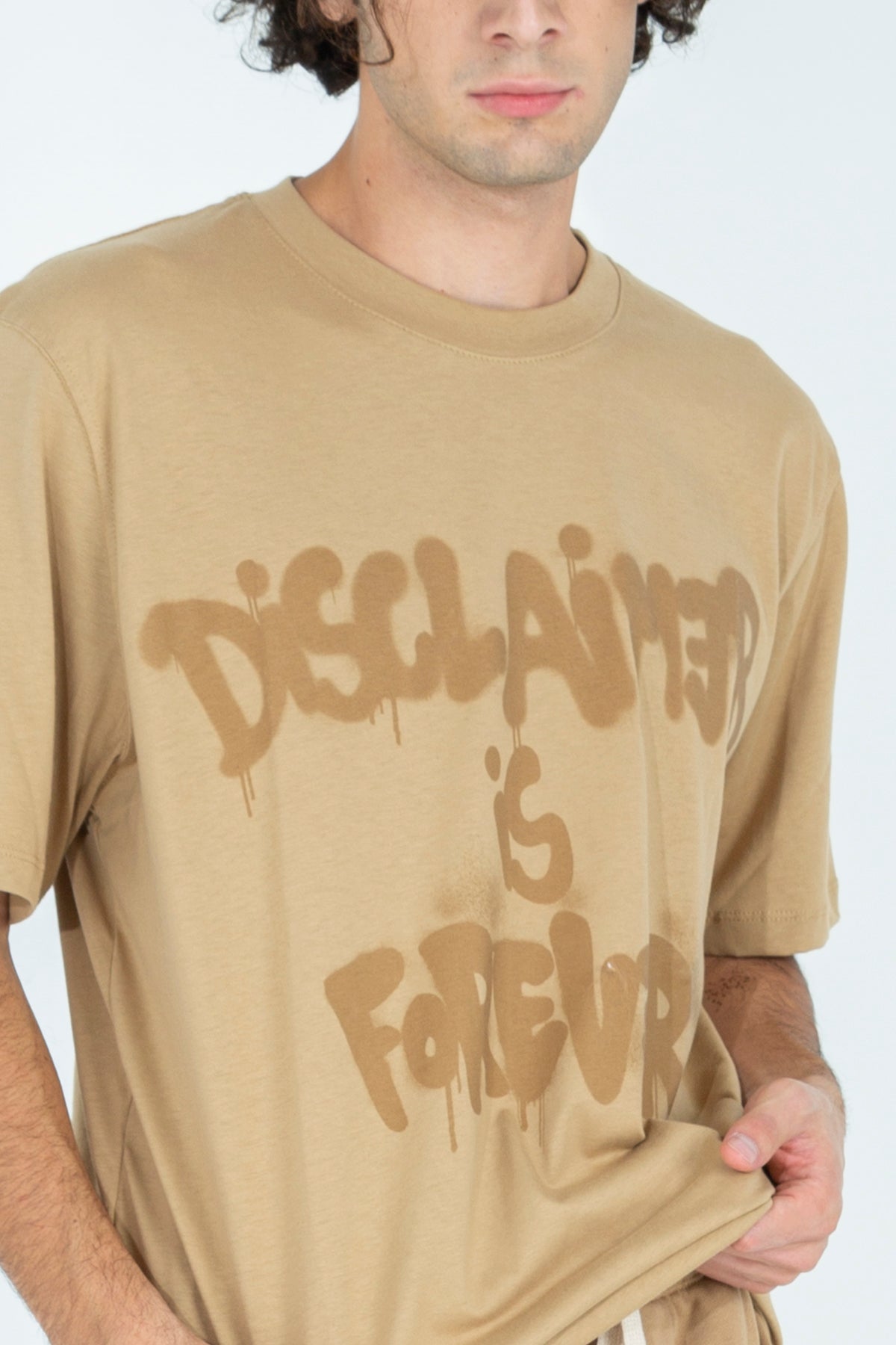 T-shirt con stampa spray