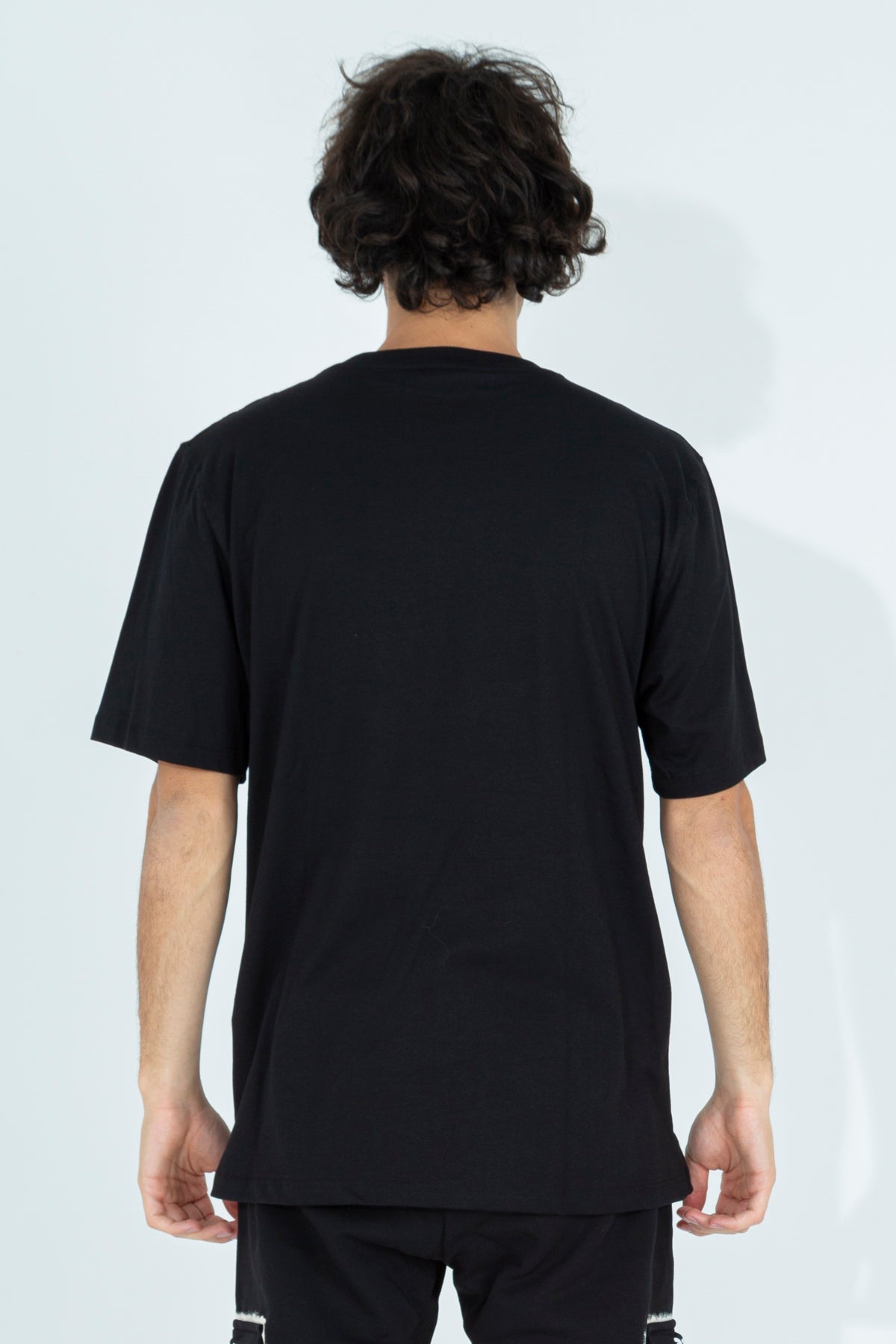 T-shirt with applied patch