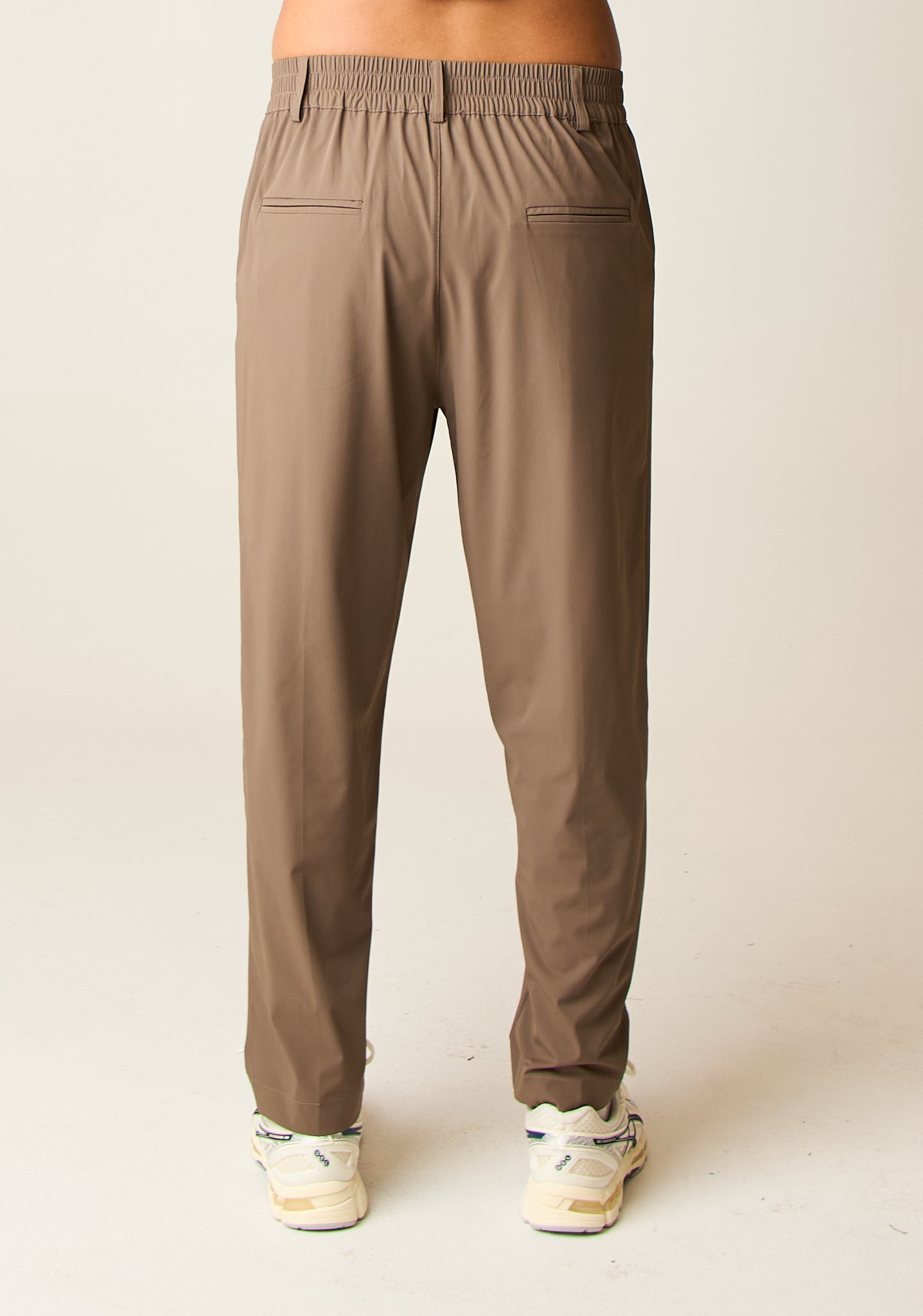Pantalone comodo in tessuto scivolato