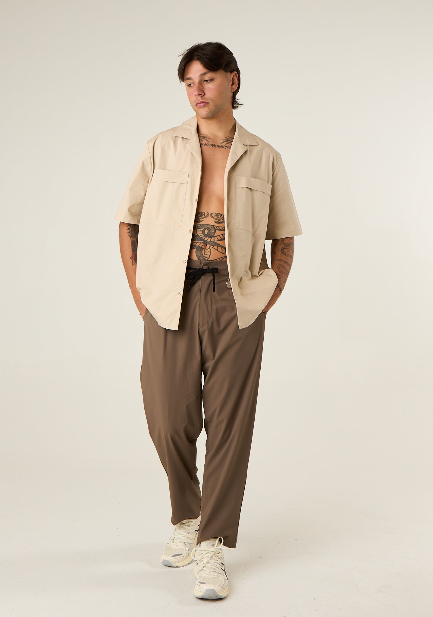 Pantalone comodo in tessuto scivolato