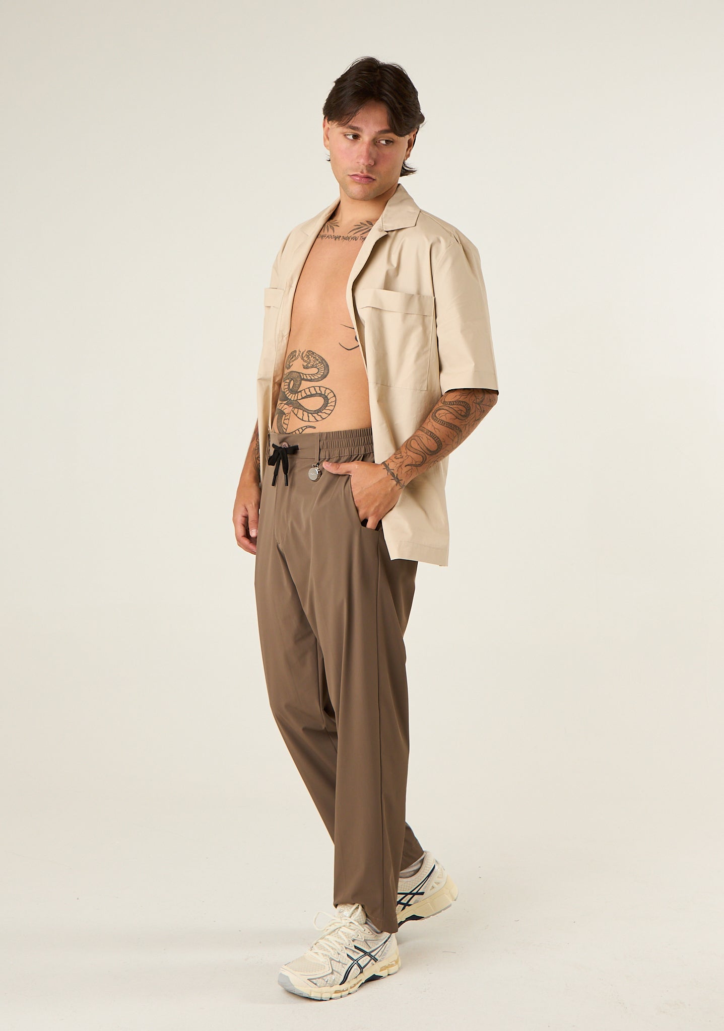 Pantalone comodo in tessuto scivolato