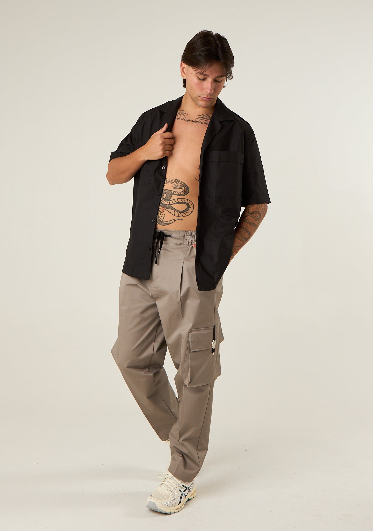 Pantalone cargo con dettaglio