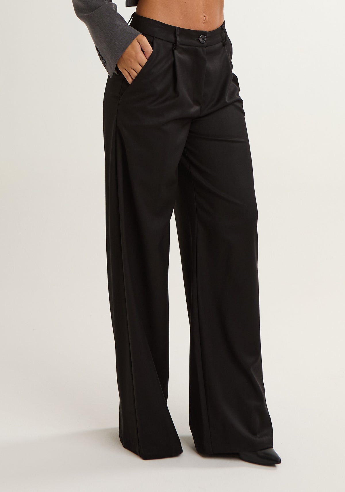 Pantalone tinta unita con pences