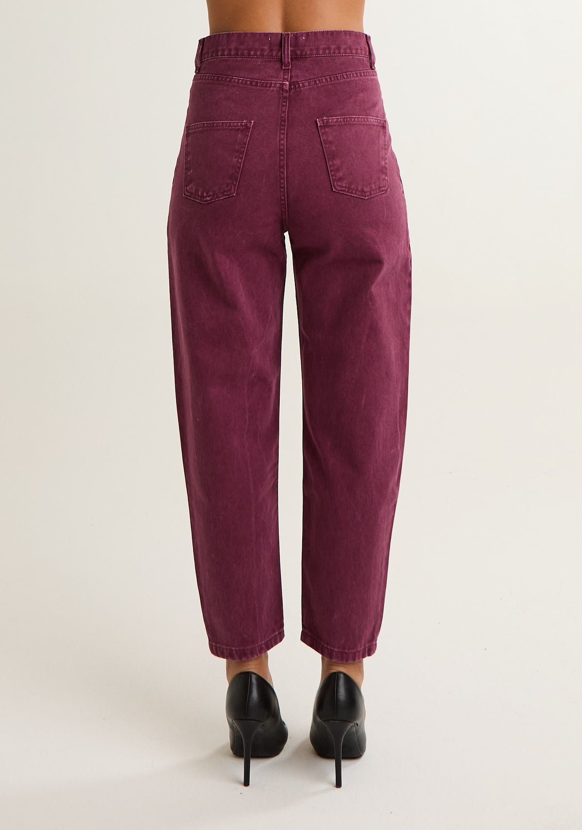 Jeans con borchie