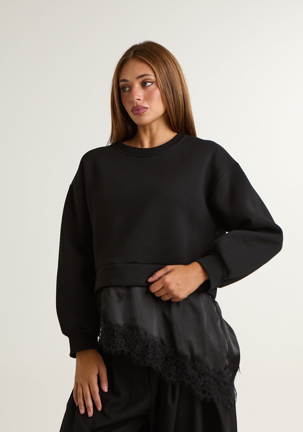 Felpa asimmetrica con pizzo