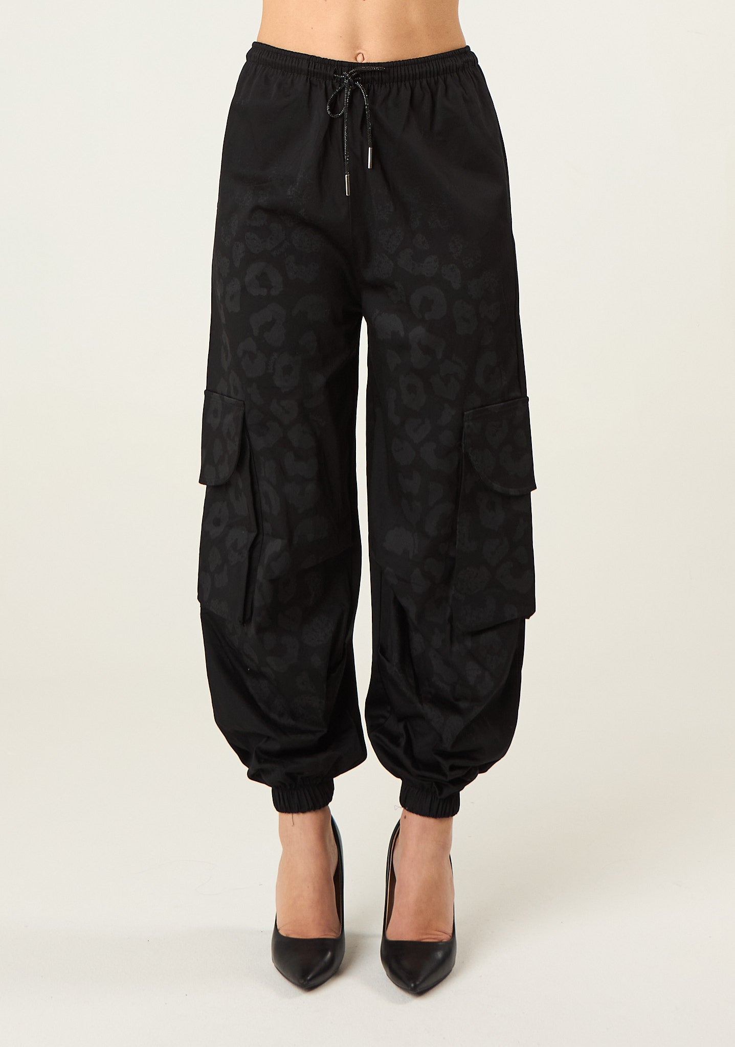 Pantalone cargo con stampa animalier