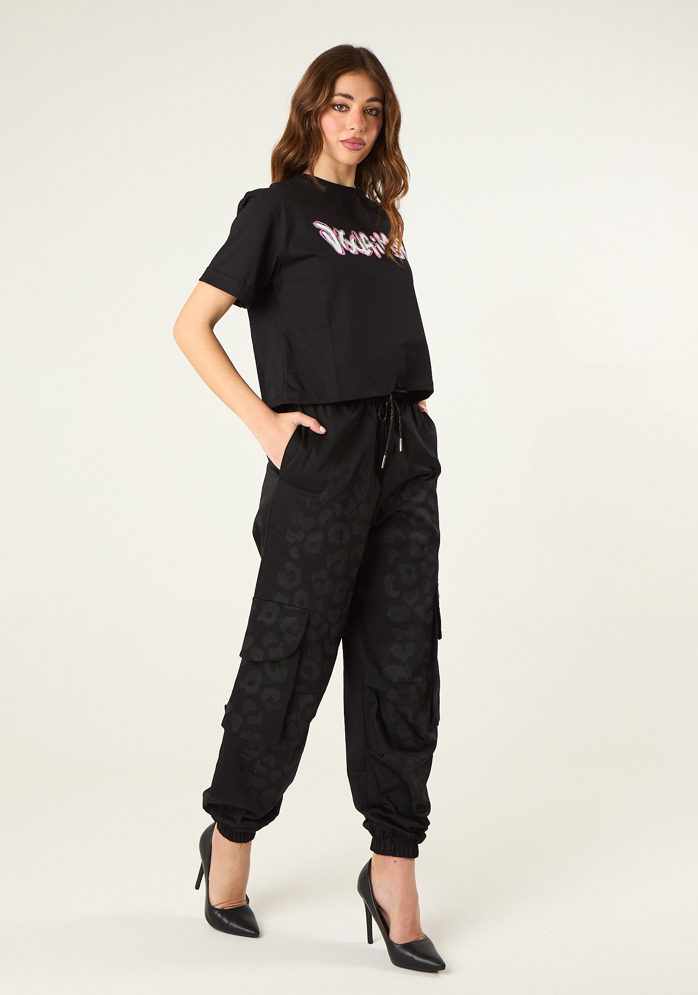 Pantalone cargo con stampa animalier