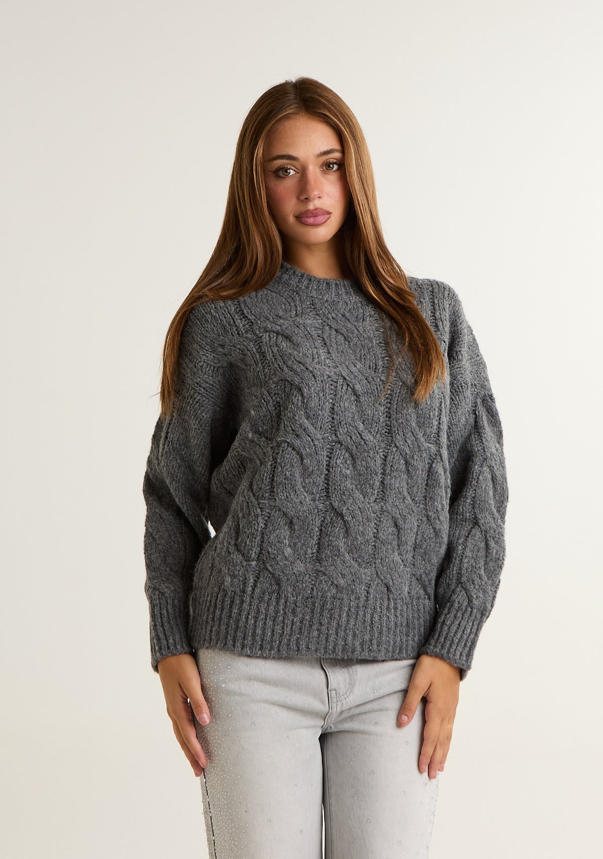 Maglia con lavorazione a trecce