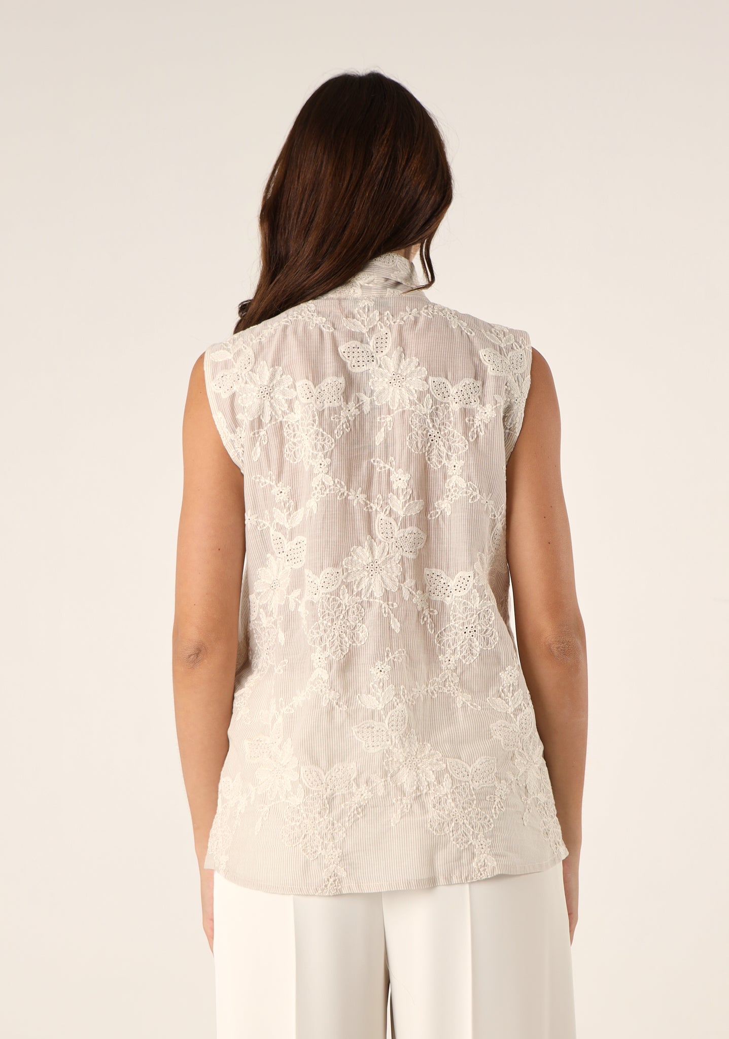 Camicia con ricamo