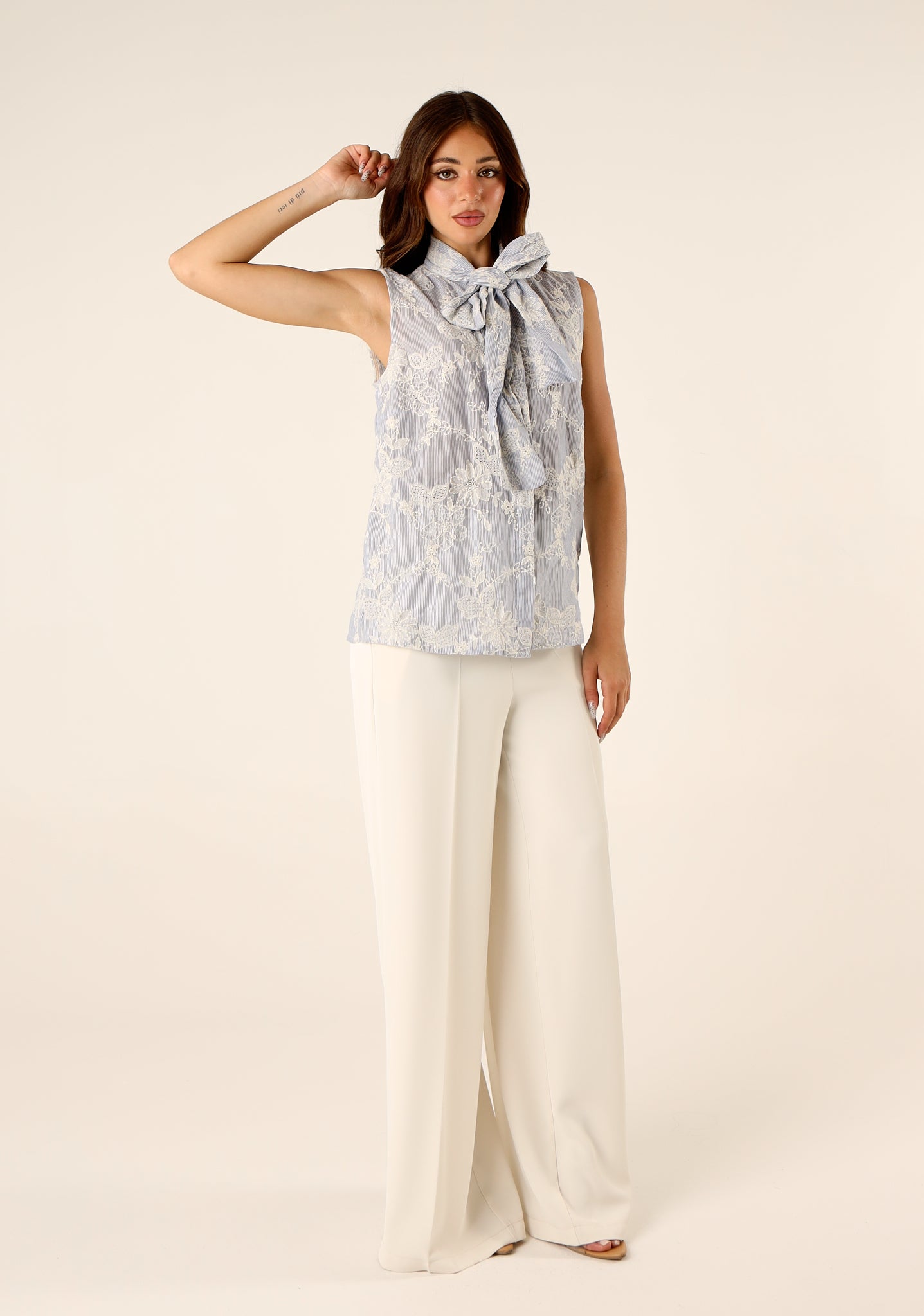 Camicia con ricamo
