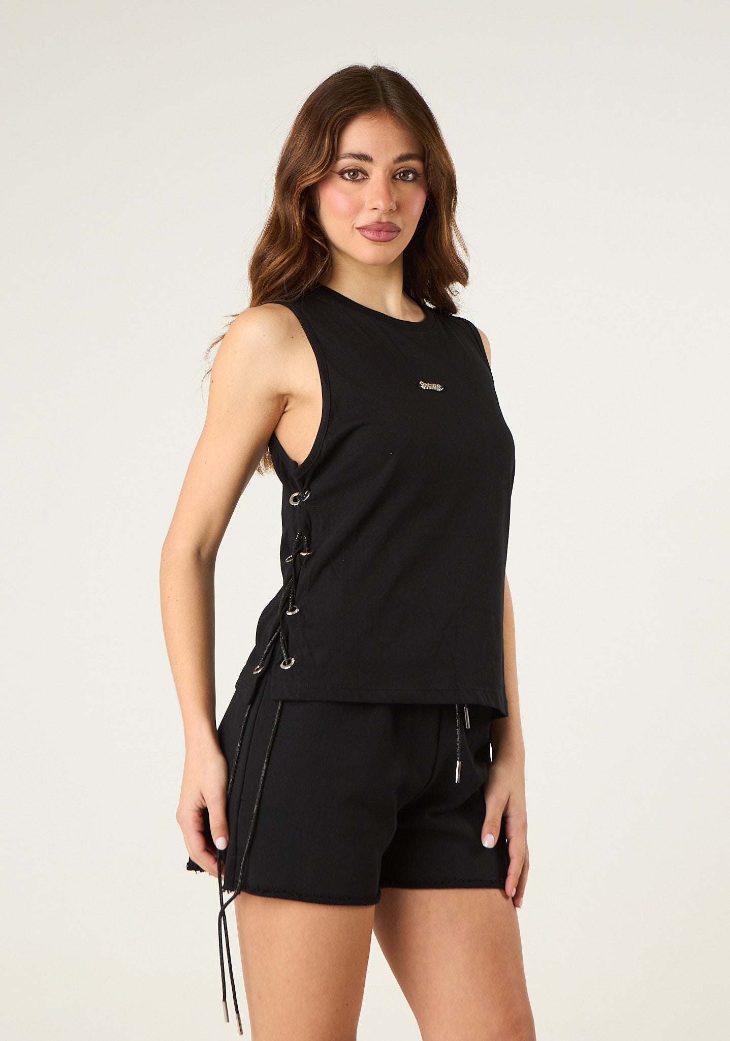 Canotta con dettaglio prezioso