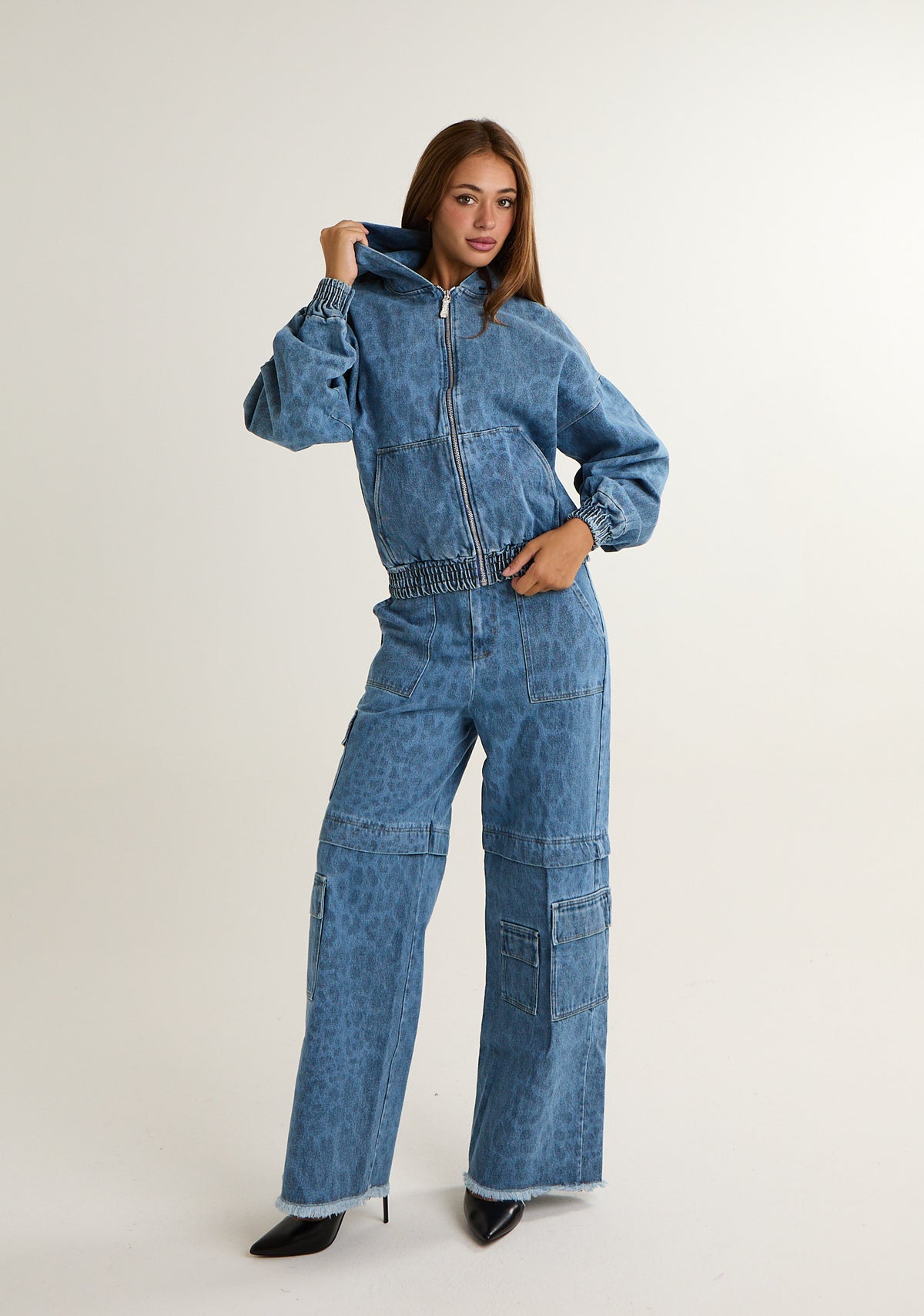 Jeans in denim maculato