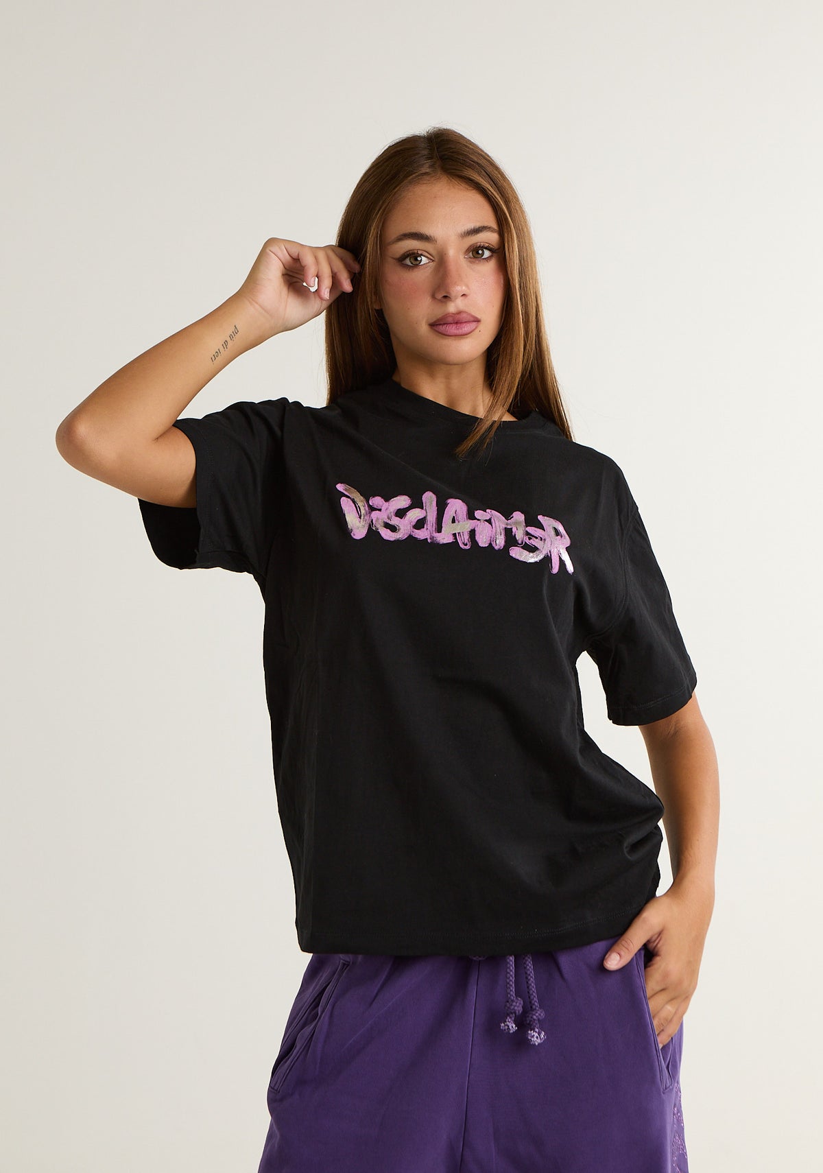 T-shirt con stampa frontale a contrasto