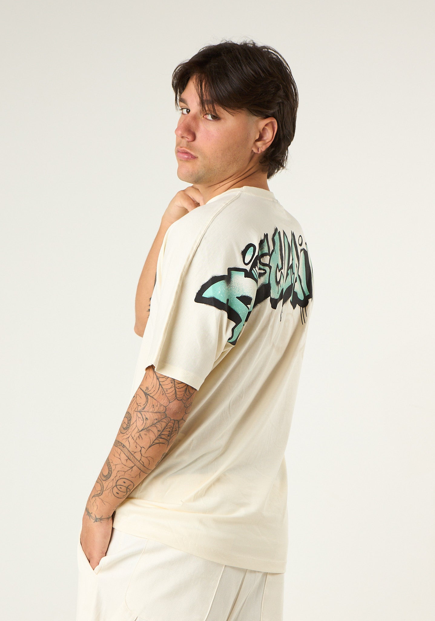 T-shirt con stampa a contrasto