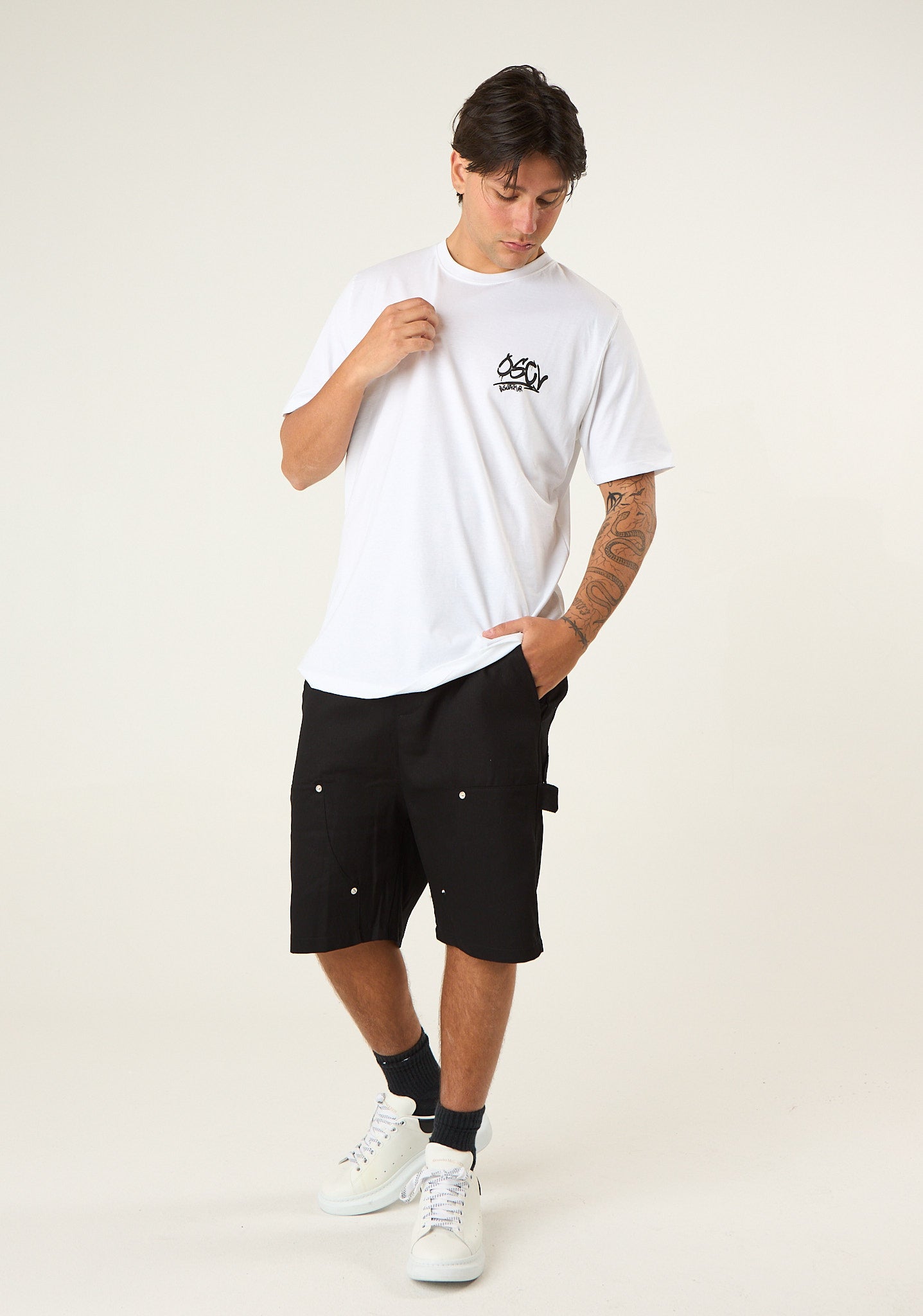 T-shirt con logo siglato