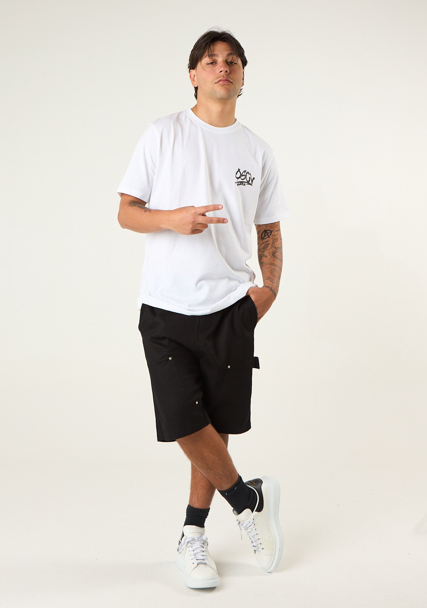 T-shirt con logo siglato